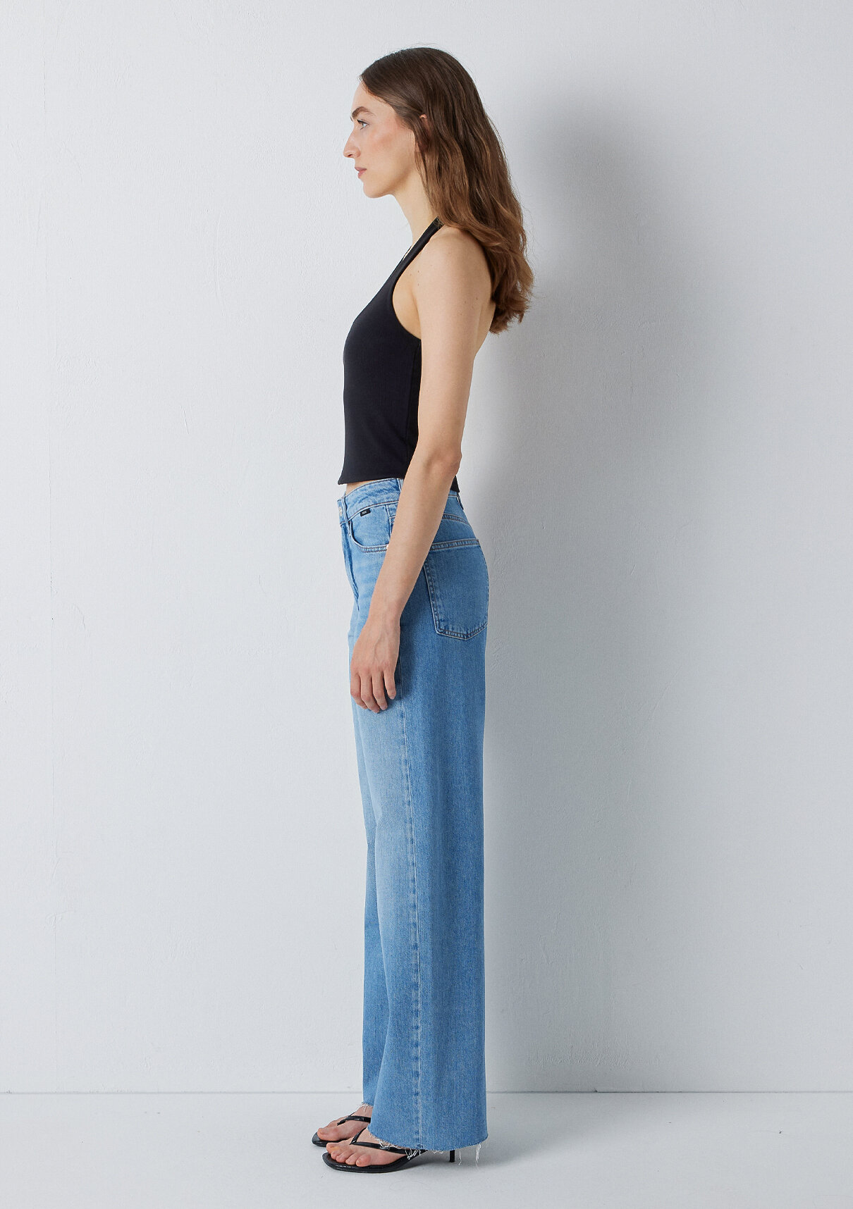 Mavi Halter Yaka Siyah Top görsel 5