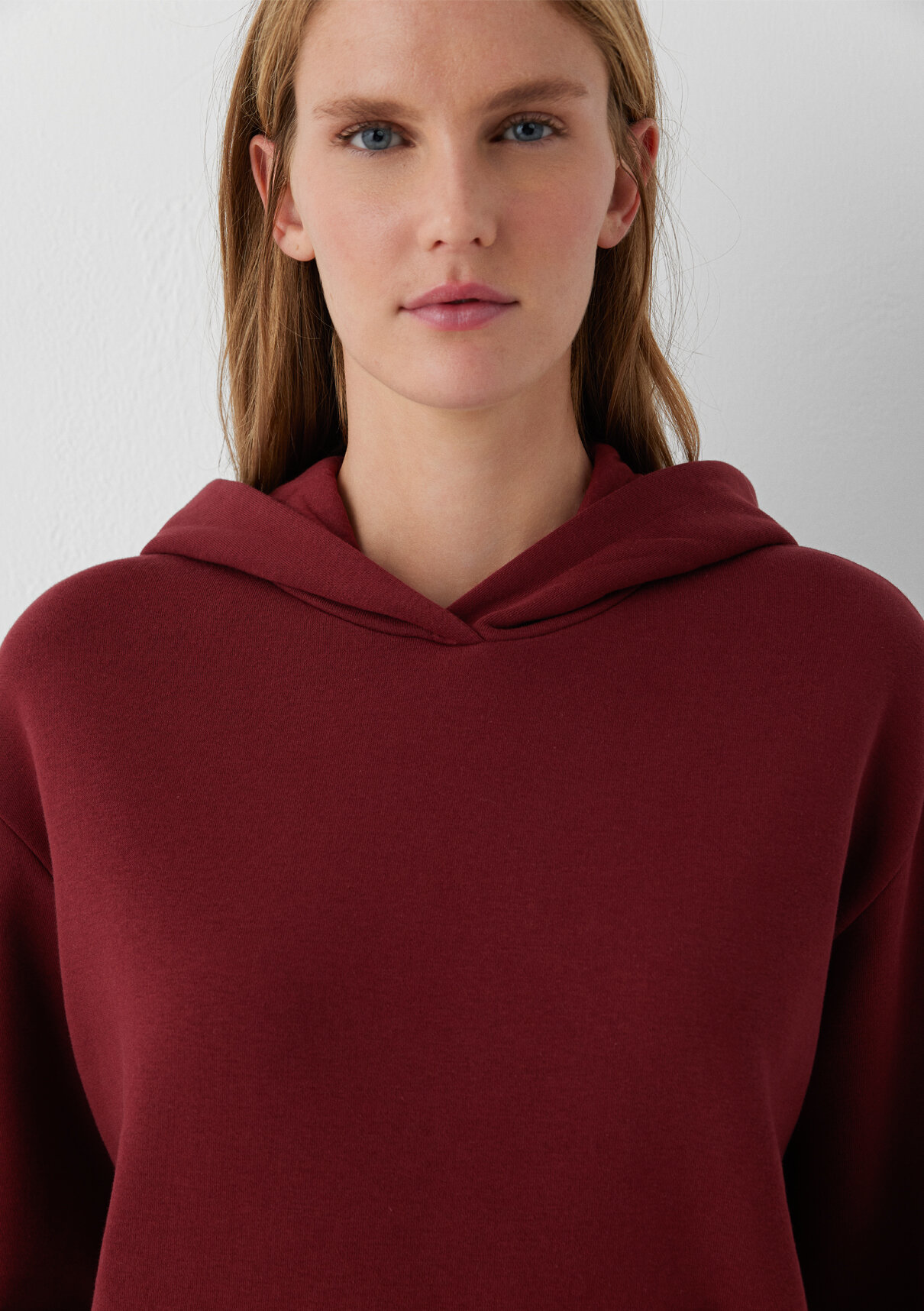 Mavi Kapüşonlu Kırmızı Sweatshirt görsel 6