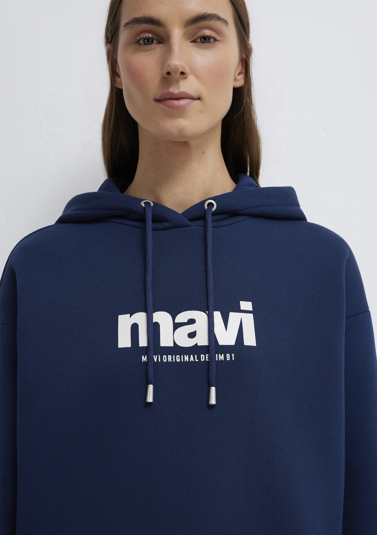 Mavi Logo Baskılı Kapüşonlu Lacivert Sweatshirt görsel 6