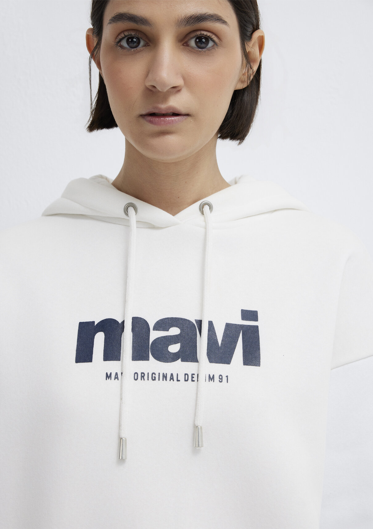 Mavi Logo Baskılı Kapüşonlu Ekru Sweatshirt görsel 6