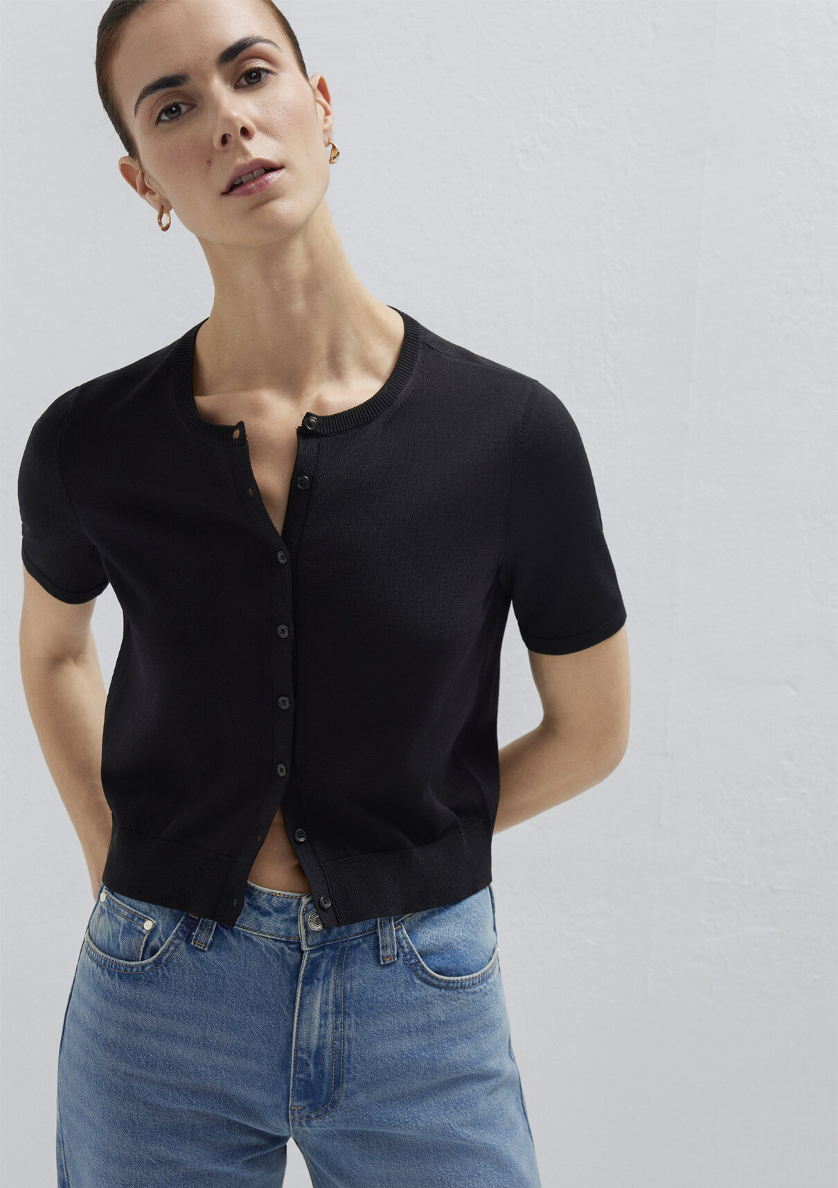 Mavi Crop Siyah Hırka