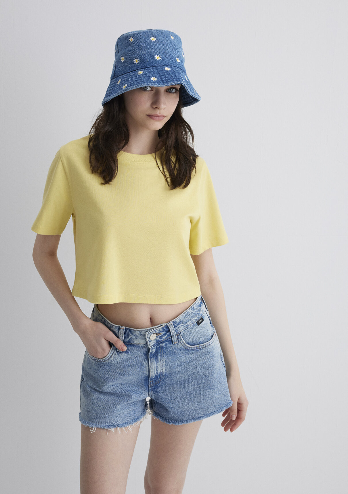 Mavi Papatya Nakışlı Denim Bucket Şapka