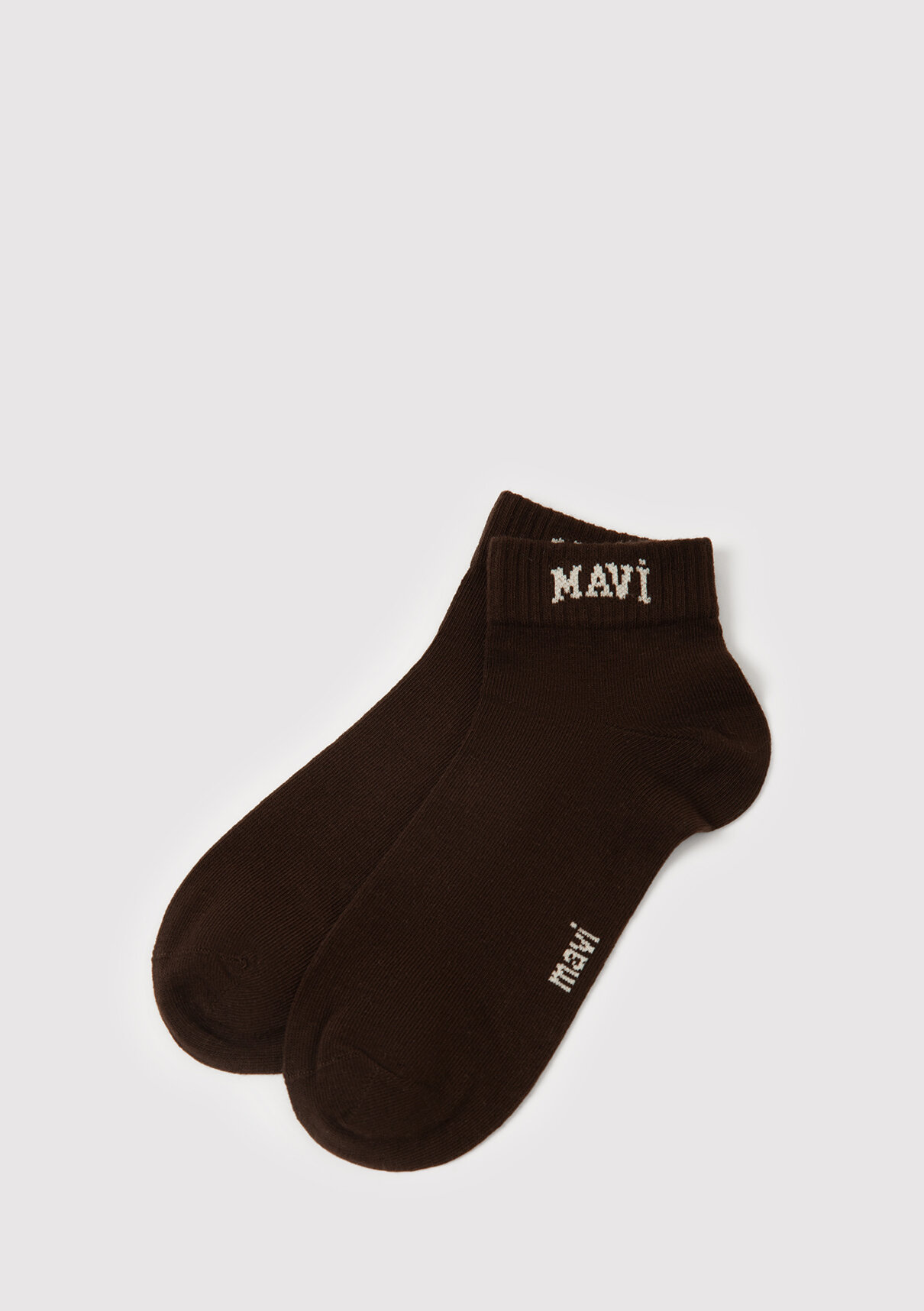 Mavi Logo Detaylı Kahverengi Patik Çorap