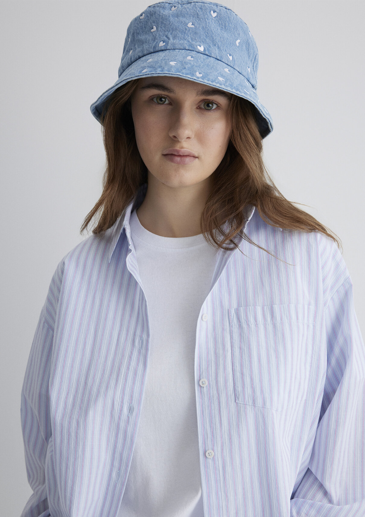 Mavi Kalp Nakışlı Denim Bucket Şapka