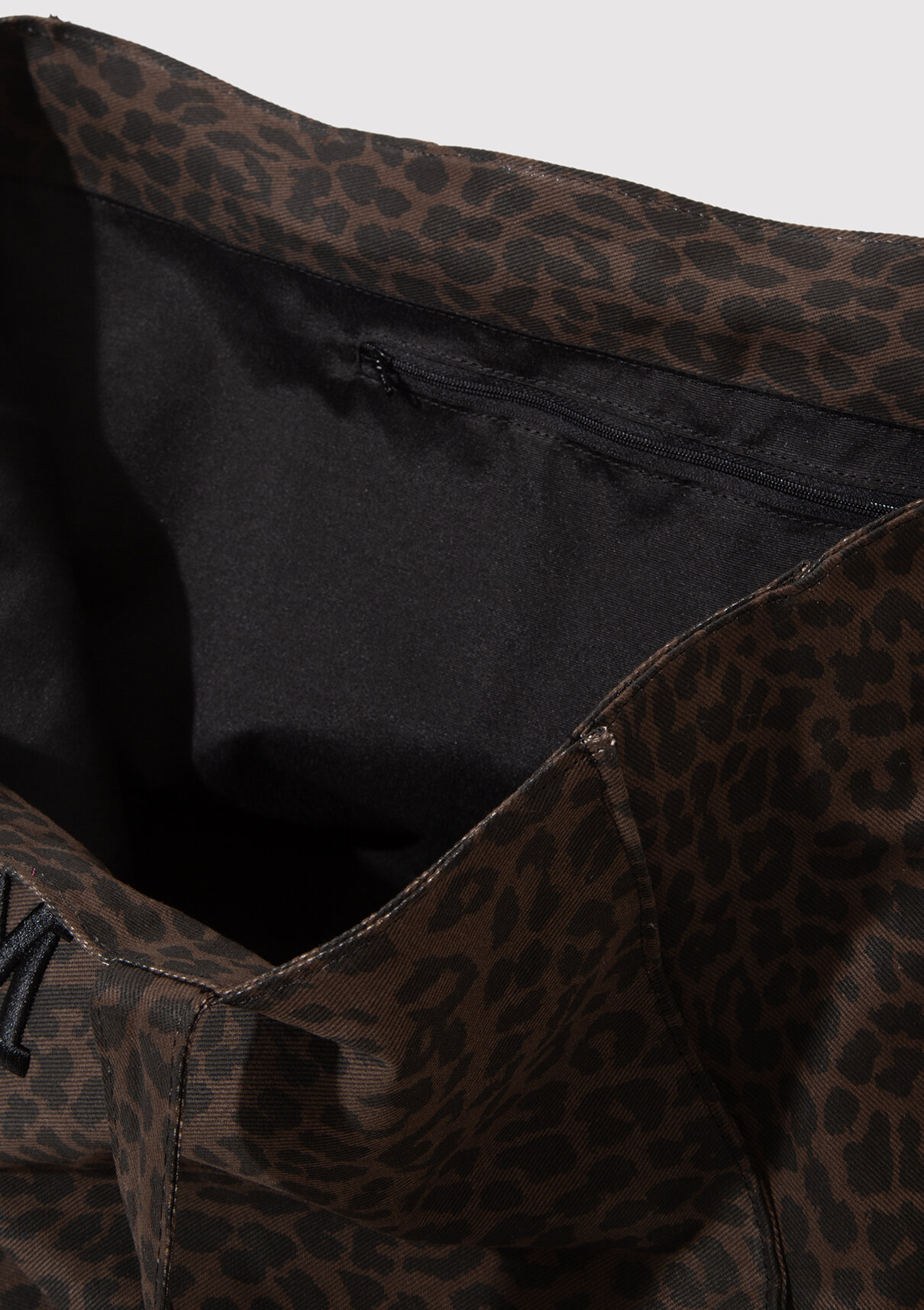 Mavi M Logo Detaylı Leopar Desenli Omuz Çantası görsel 5