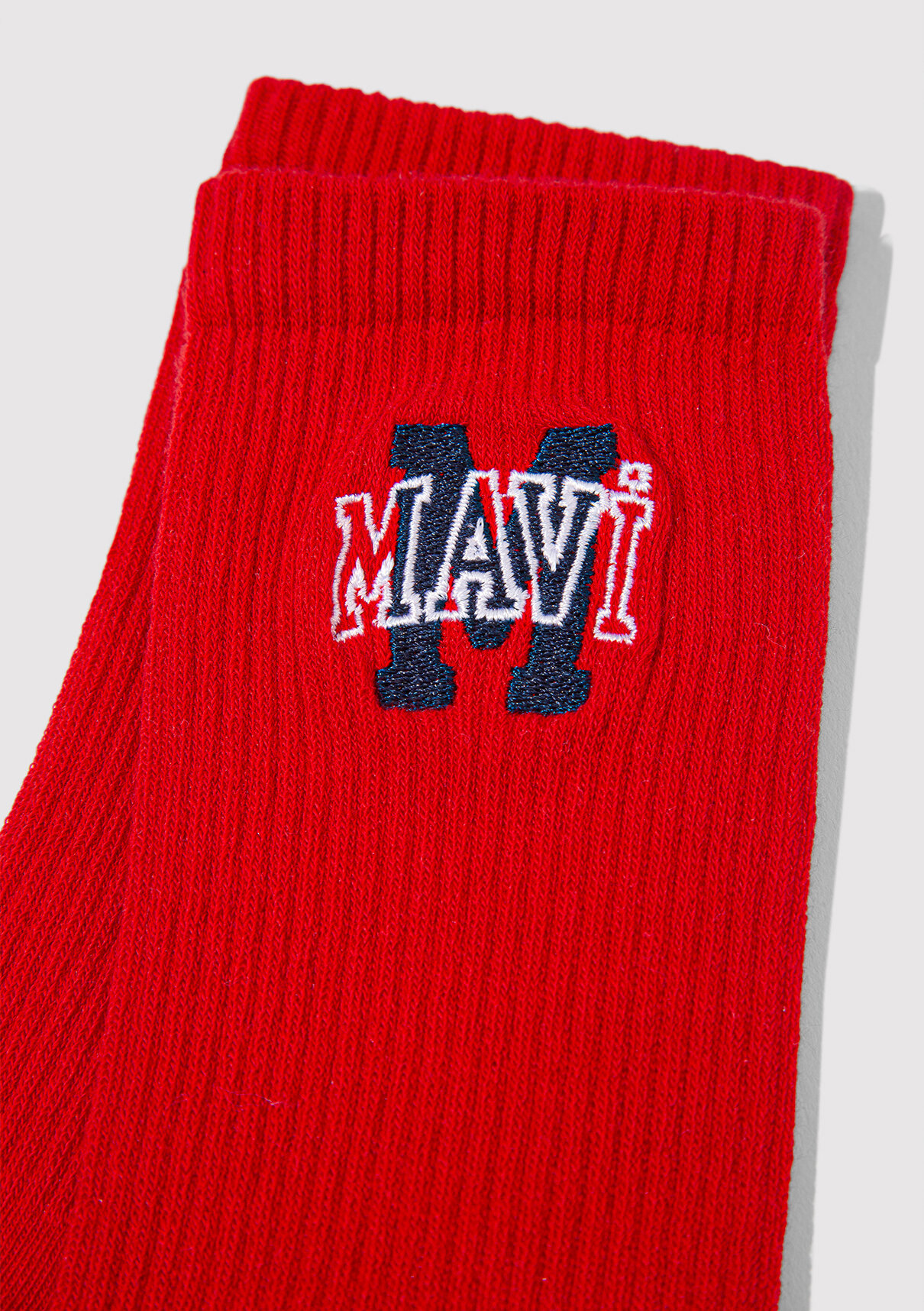 Mavi Logo Nakışlı Kırmızı Soket Çorap görsel 2