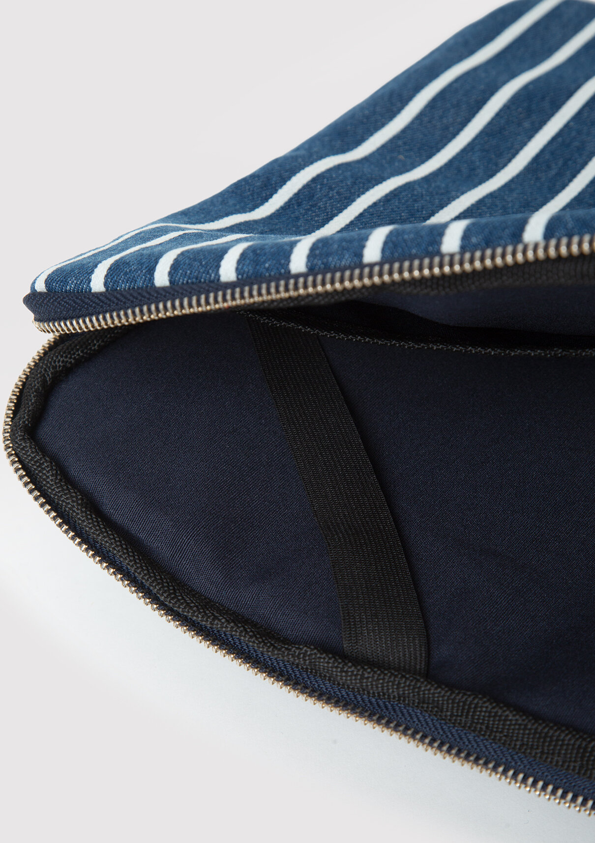 Mavi Çizgili Denim Laptop Çantası görsel 5