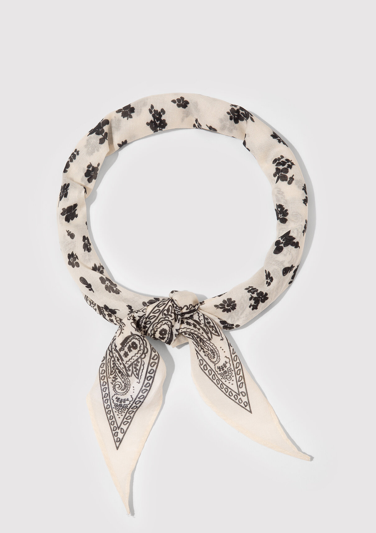 Mavi Baskılı Ekru Bandana görsel 3