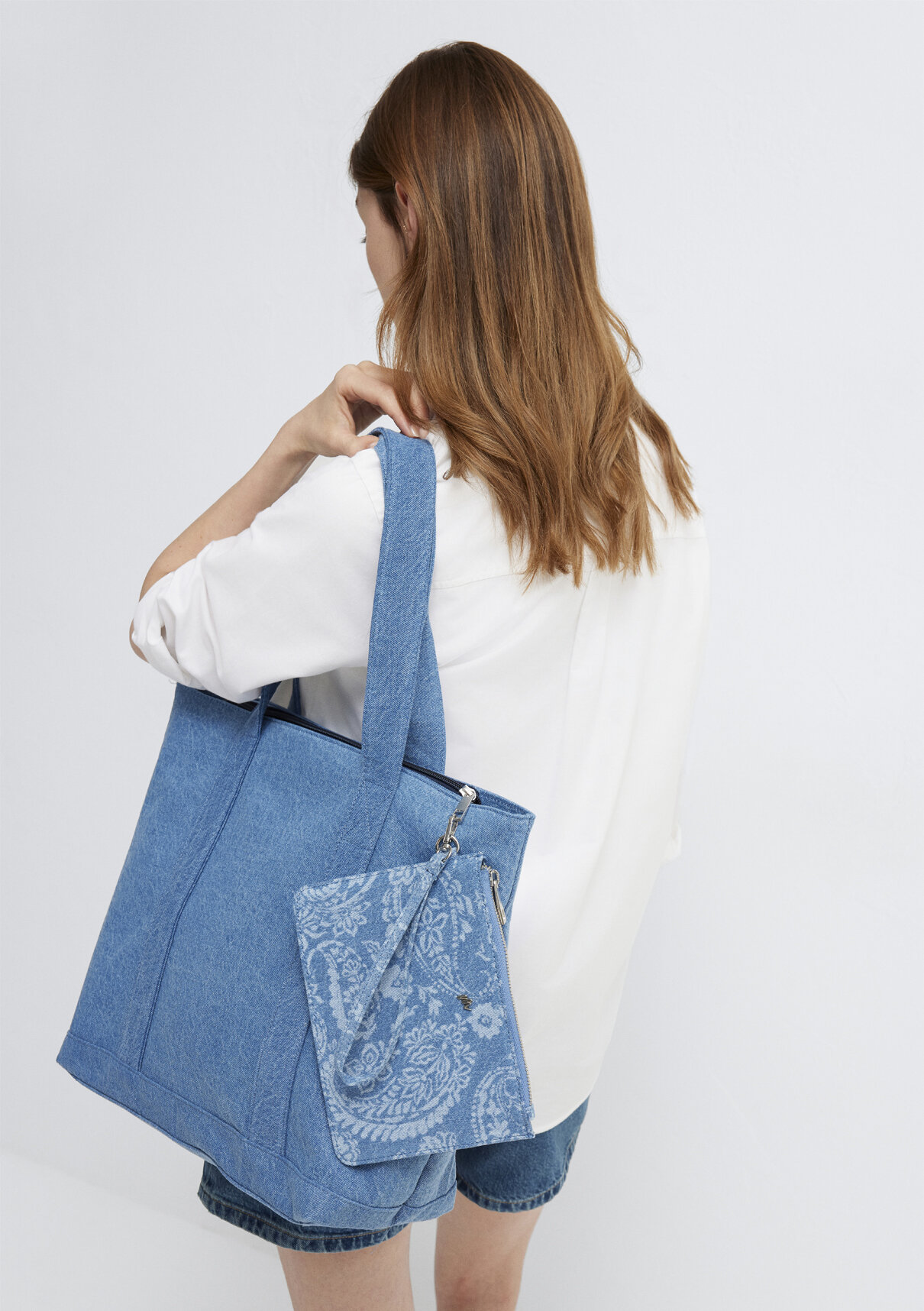 Mavi Etnik Desenli Denim El Çantası