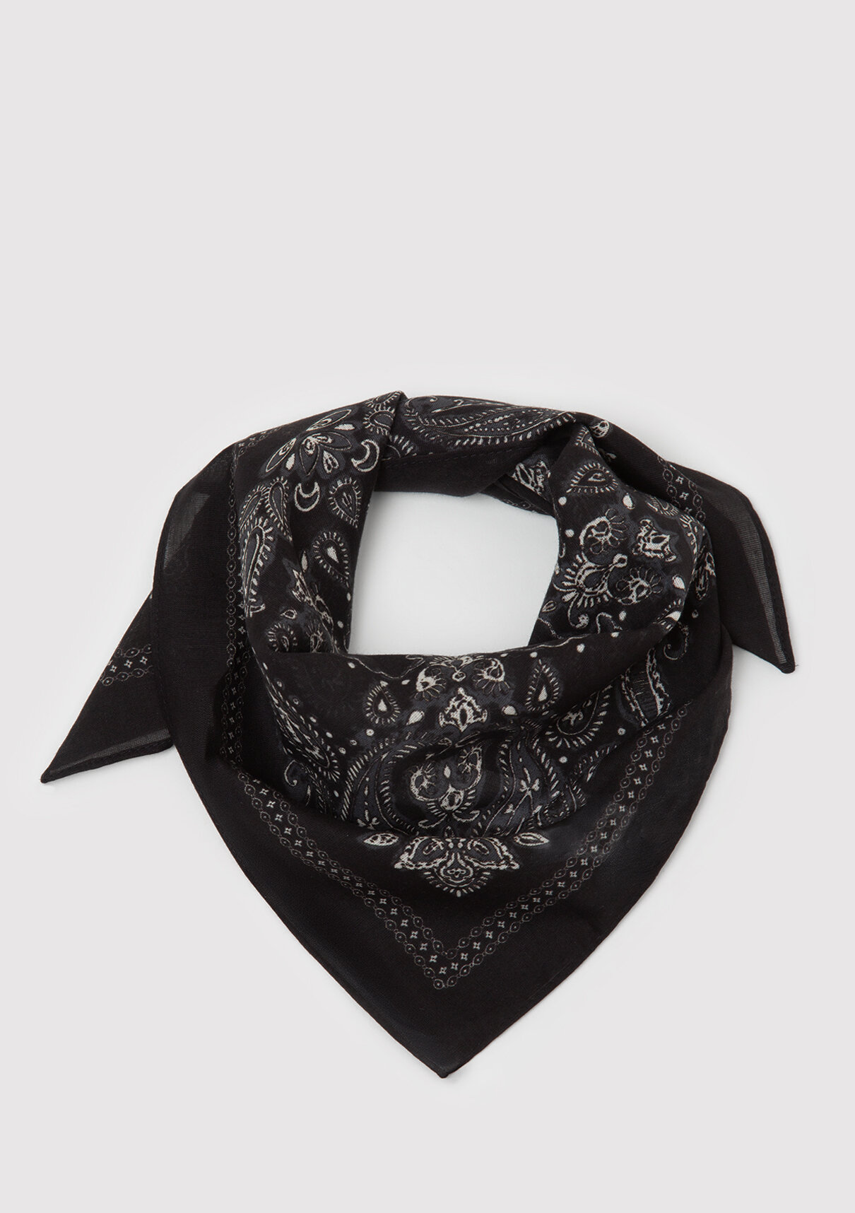 Mavi Şal Desenli Siyah Bandana görsel 2