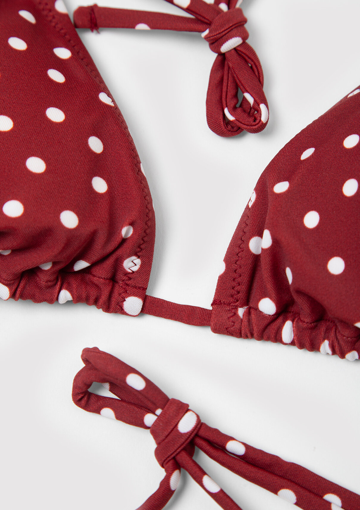 Mavi Puantiye Desenli Kırmızı Bikini Üstü görsel 6