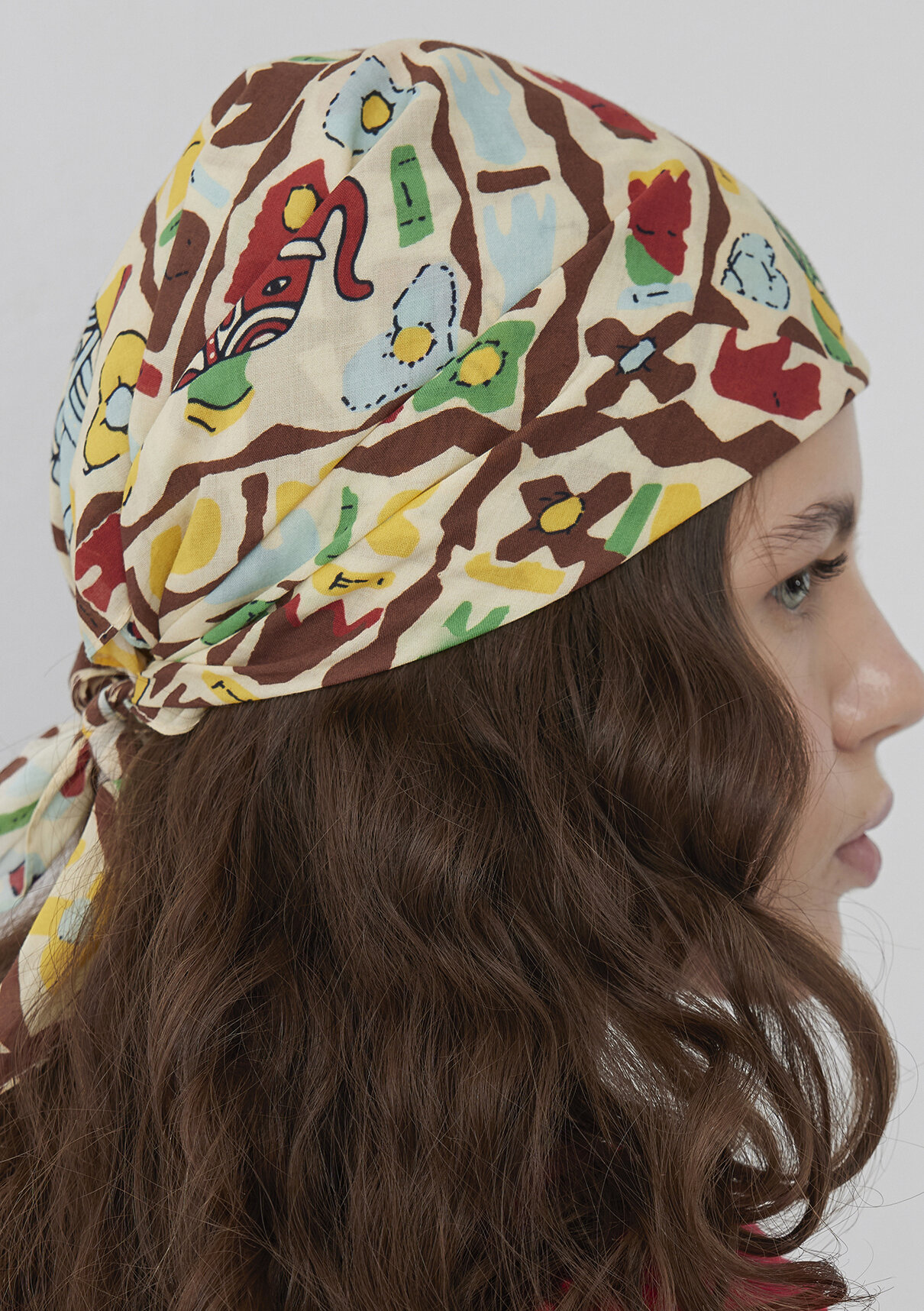 Mavi Fil Baskılı Ekru Bandana