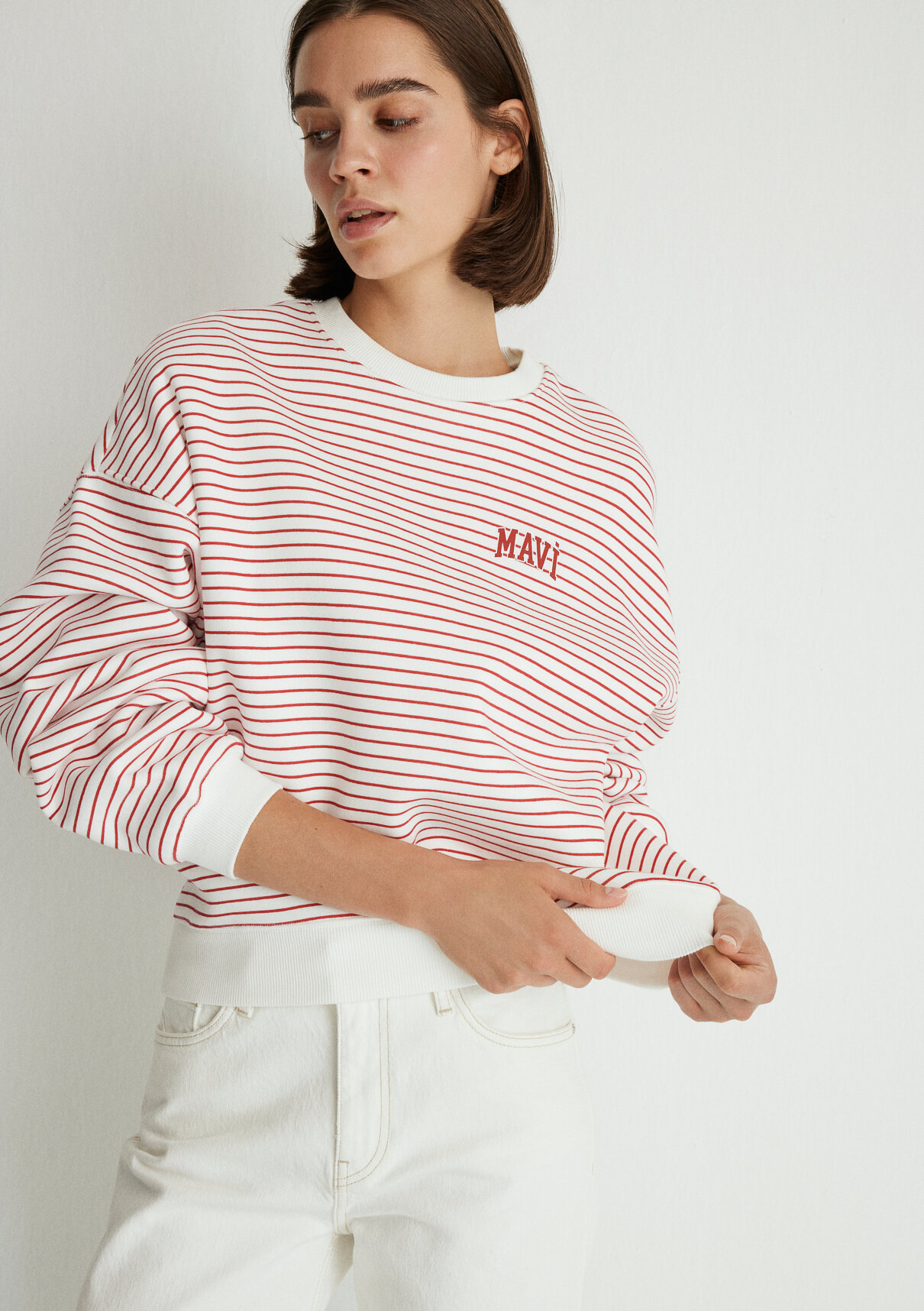 Mavi Logo Baskılı Kırmızı Çizgili Sweatshirt görsel 5