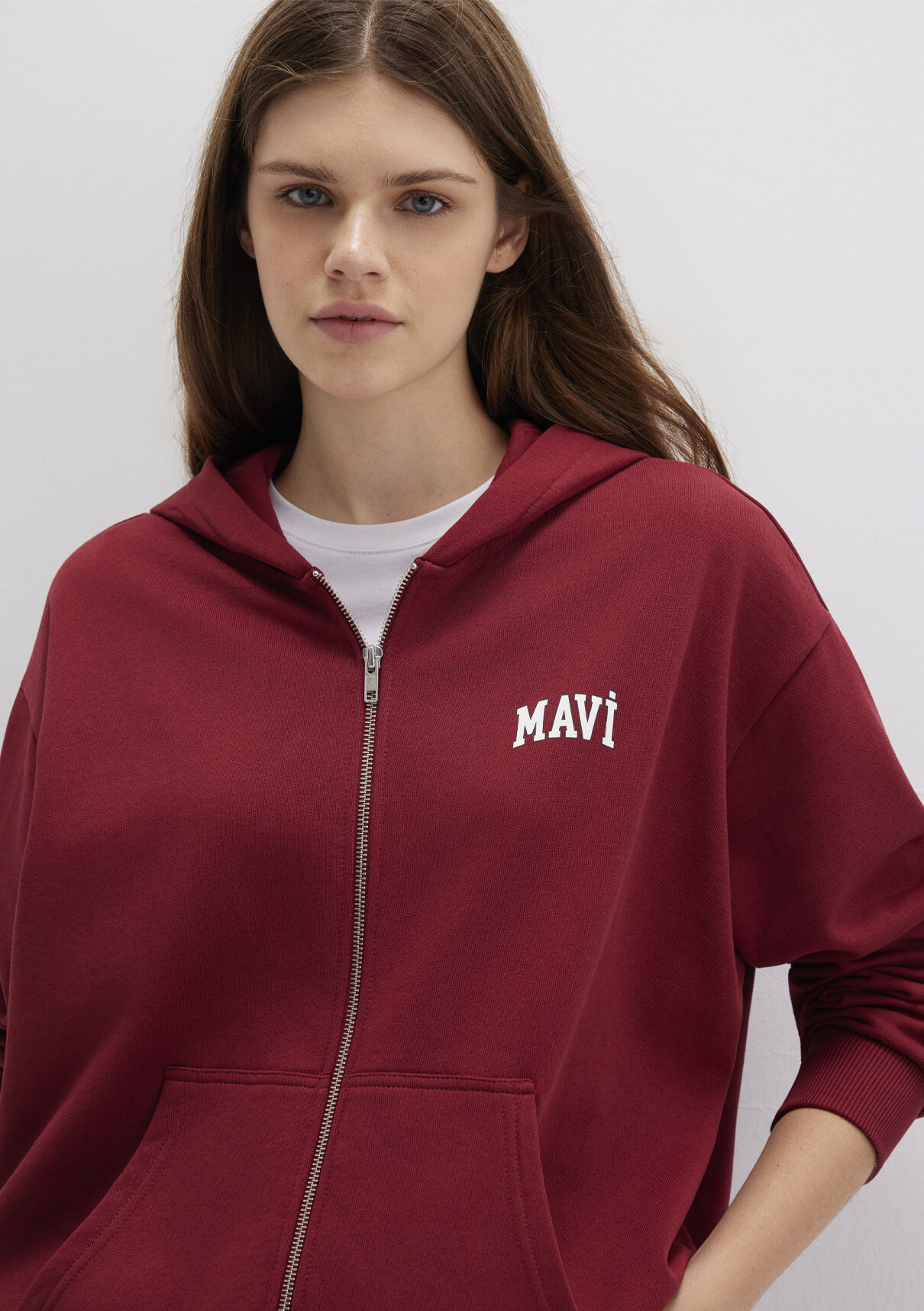 Mavi Logo Baskılı Kapüşonlu Fermuarlı Bordo Sweatshirt