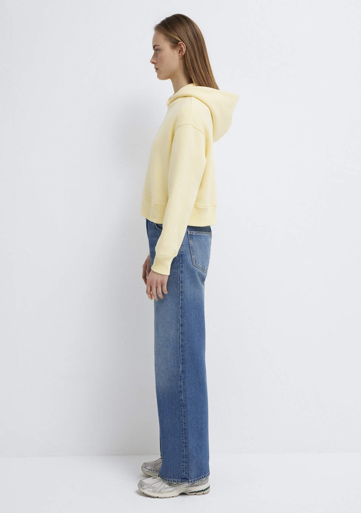 Mavi Kapüşonlu Sarı Sweatshirt görsel 5