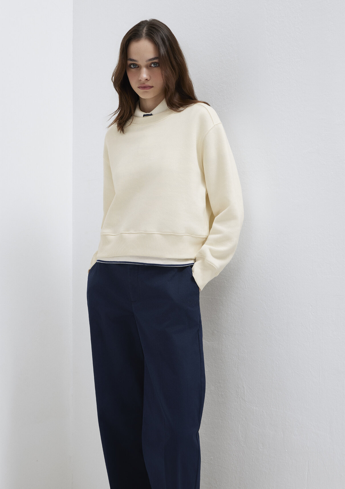 Mavi Bisiklet Yaka Ekru Sweatshirt