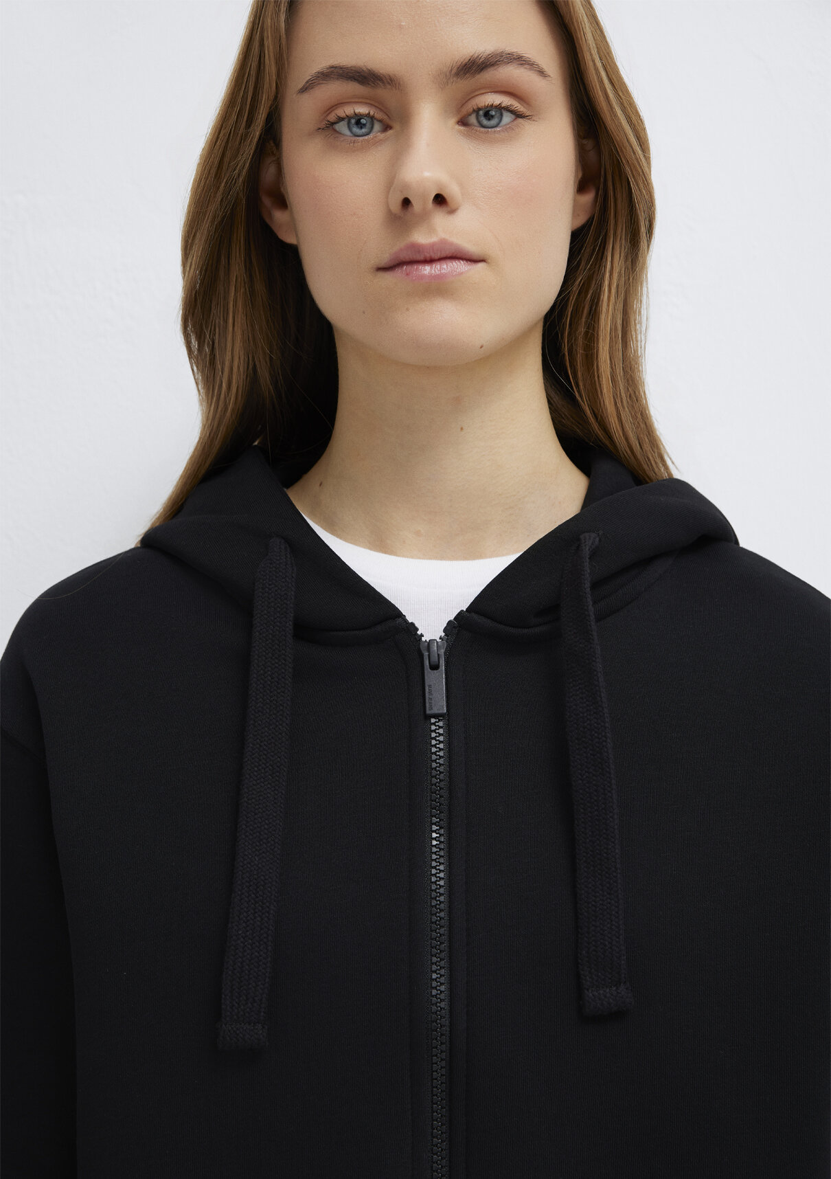 Mavi Kapüşonlu Siyah Basic Crop Sweatshirt görsel 6