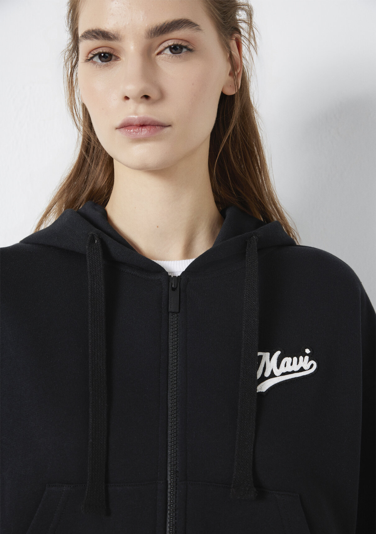 Mavi Logo Baskılı Fermuarlı Siyah Sweatshirt görsel 7