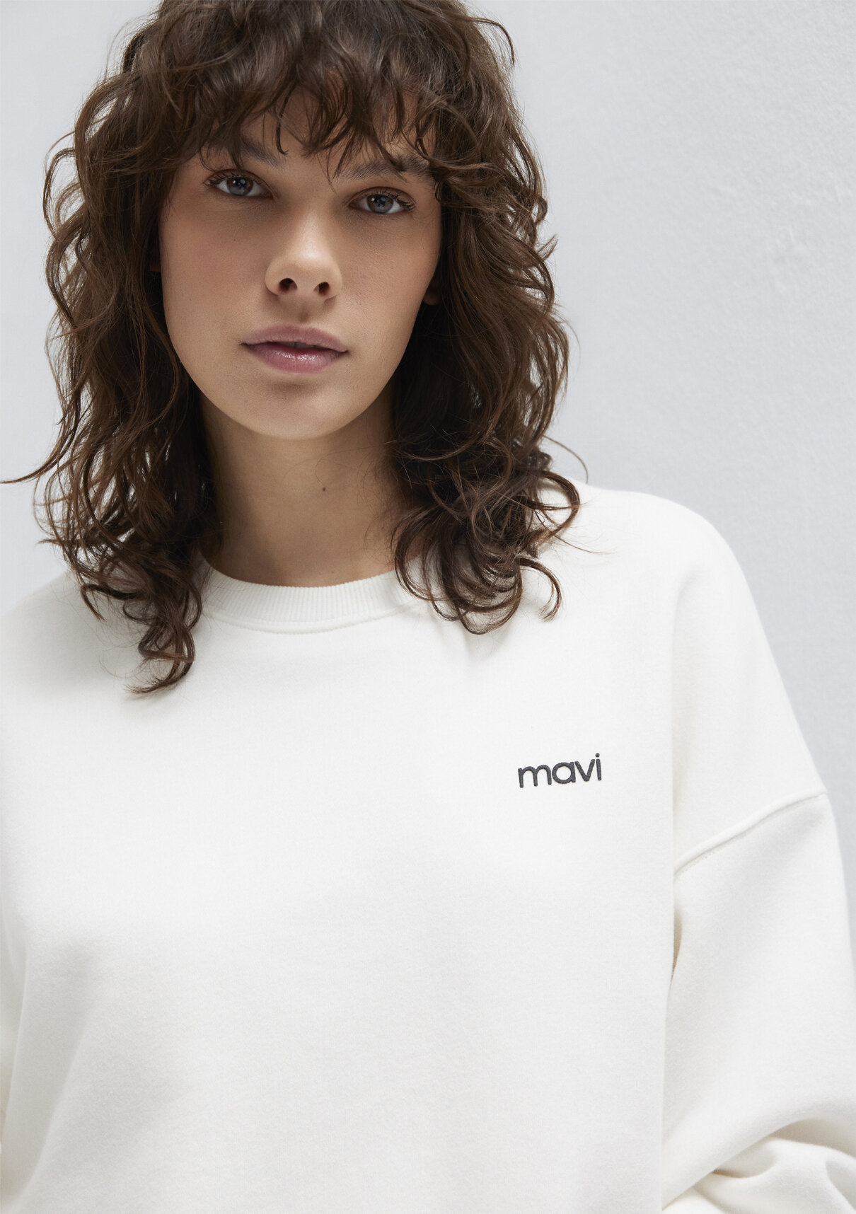 Mavi Logo Baskılı Ekru Sweatshirt görsel 3