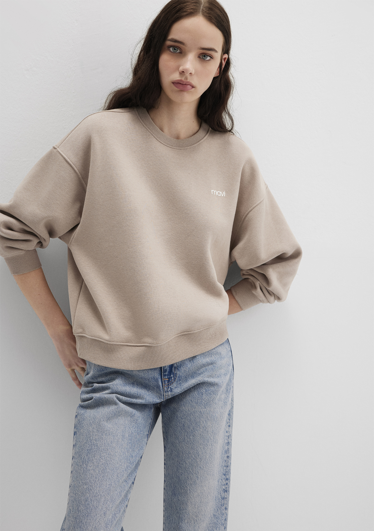 Mavi Logo Baskılı Bej Sweatshirt