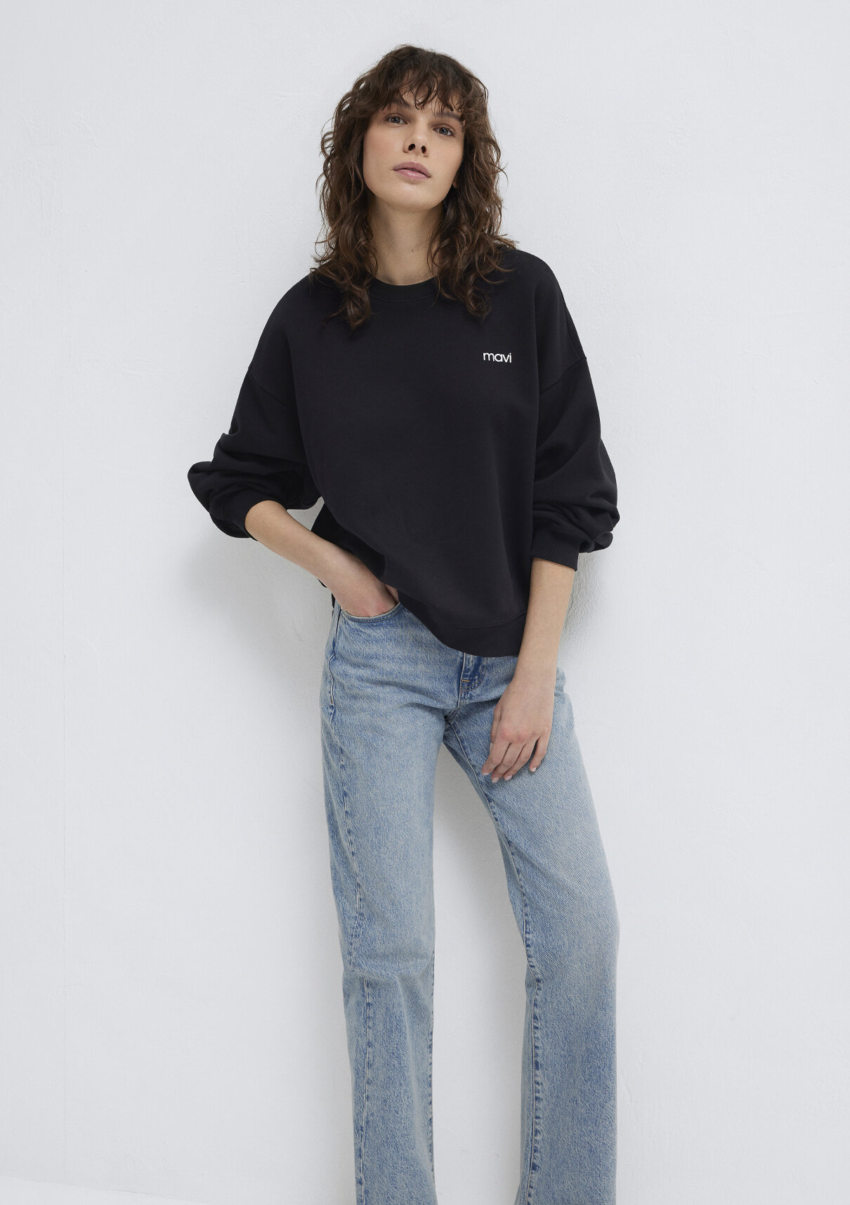Mavi Logo Baskılı Siyah Sweatshirt görsel 2