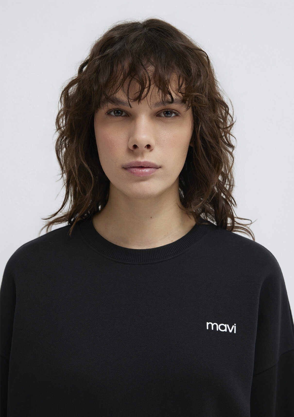Mavi Logo Baskılı Siyah Sweatshirt görsel 7
