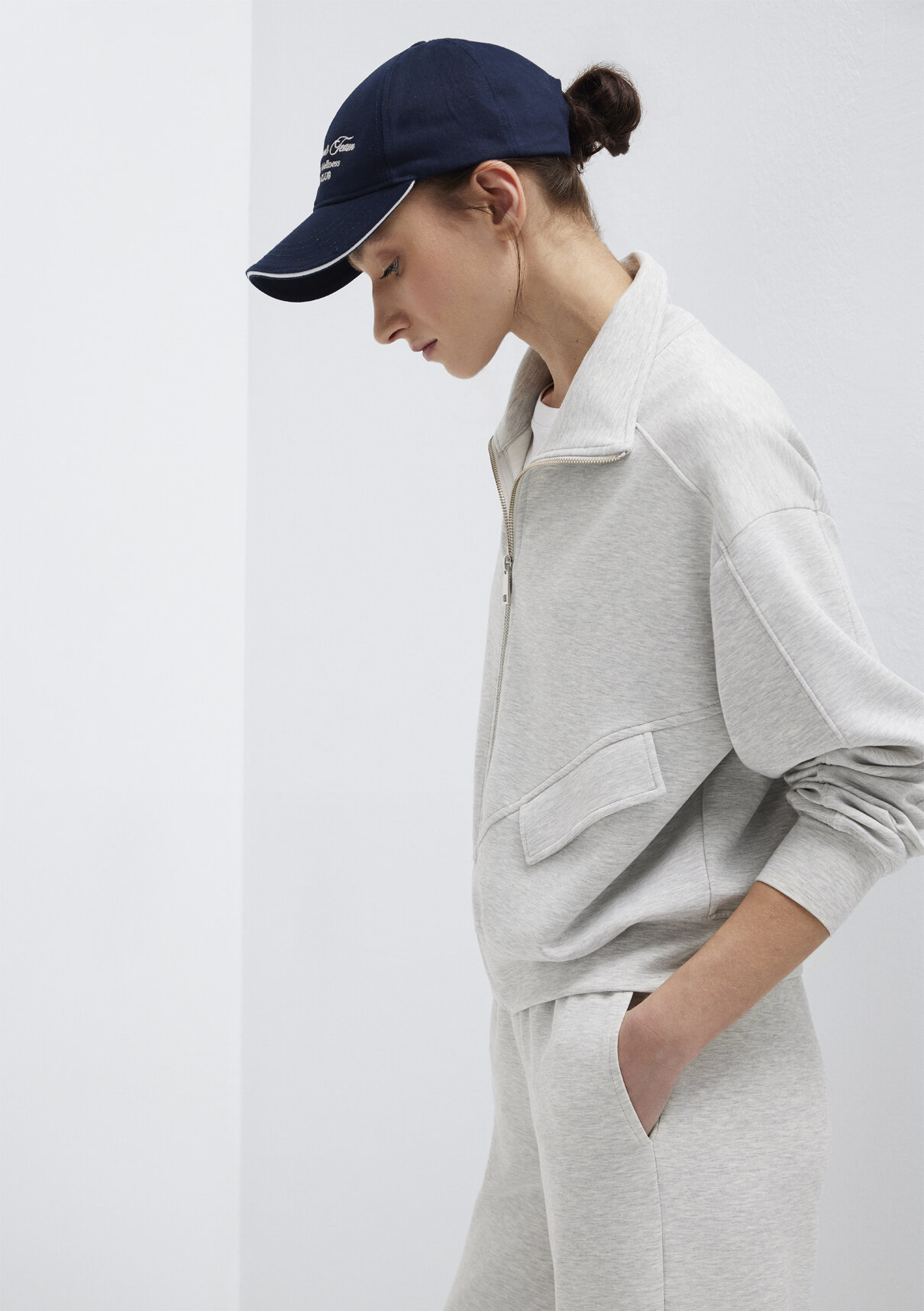 Mavi Dik Yaka Fermuarlı Gri Sweatshirt görsel 3