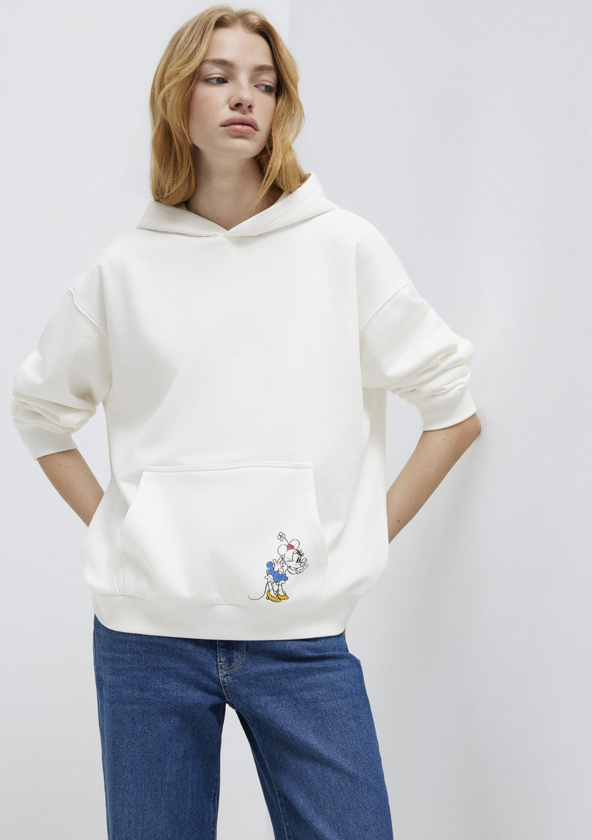 Mavi Minnie Mouse Baskılı Ekru Sweatshirt görsel 2
