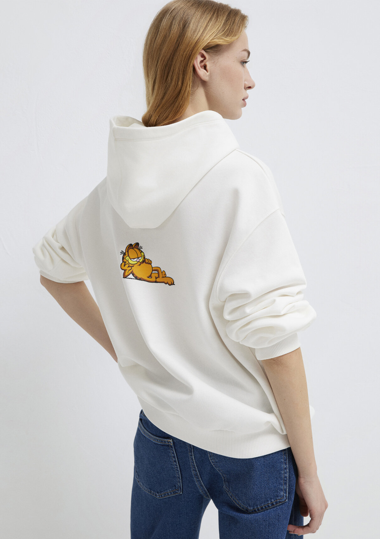 Mavi Garfield Baskılı Ekru Sweatshirt görsel 2