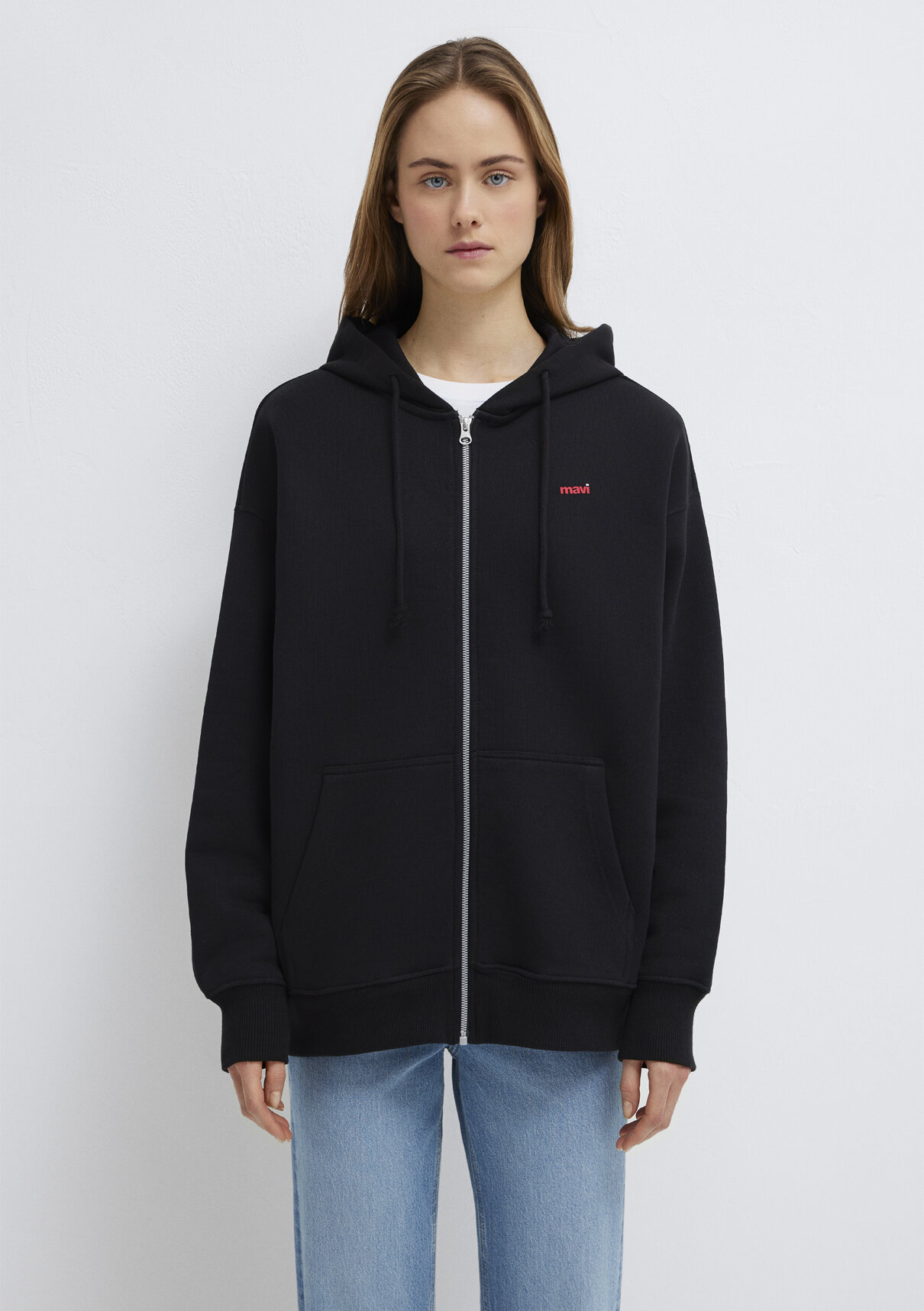 Mavi Logo Baskılı Kapüşonlu Siyah Sweatshirt görsel 4