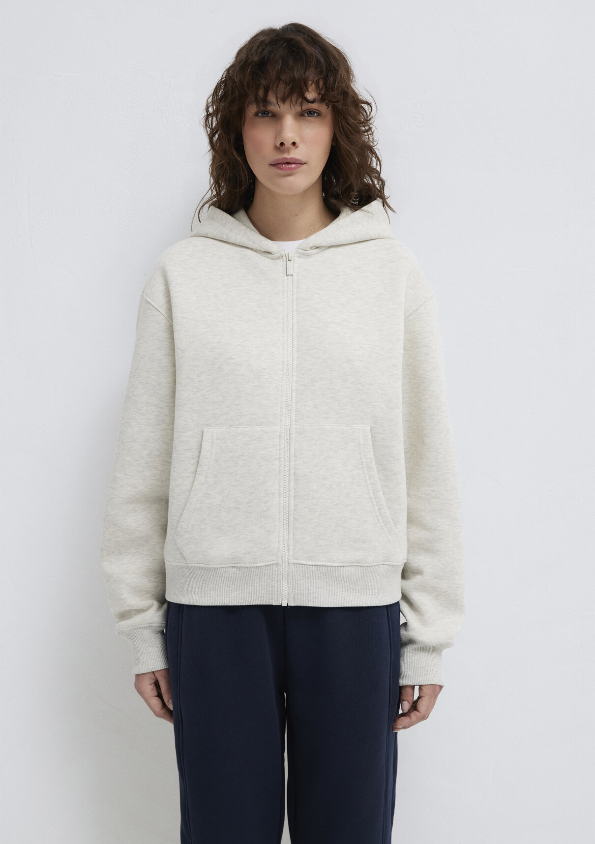 Mavi Logo Nakış Detaylı Kapüşonlu Bej Sweatshirt görsel 3
