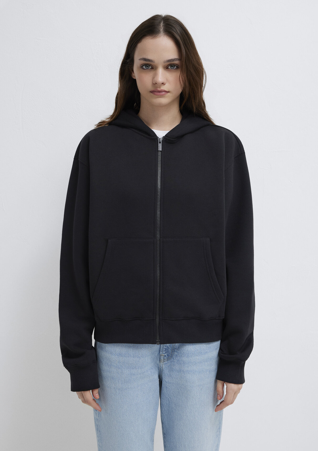 Mavi Logo Nakış Detaylı Kapüşonlu Siyah Sweatshirt görsel 4