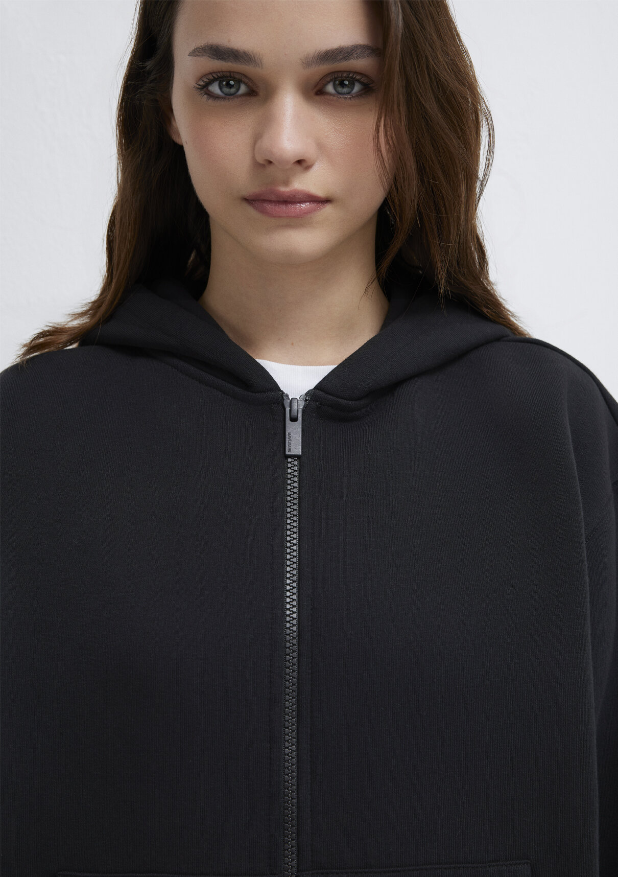 Mavi Logo Nakış Detaylı Kapüşonlu Siyah Sweatshirt görsel 7