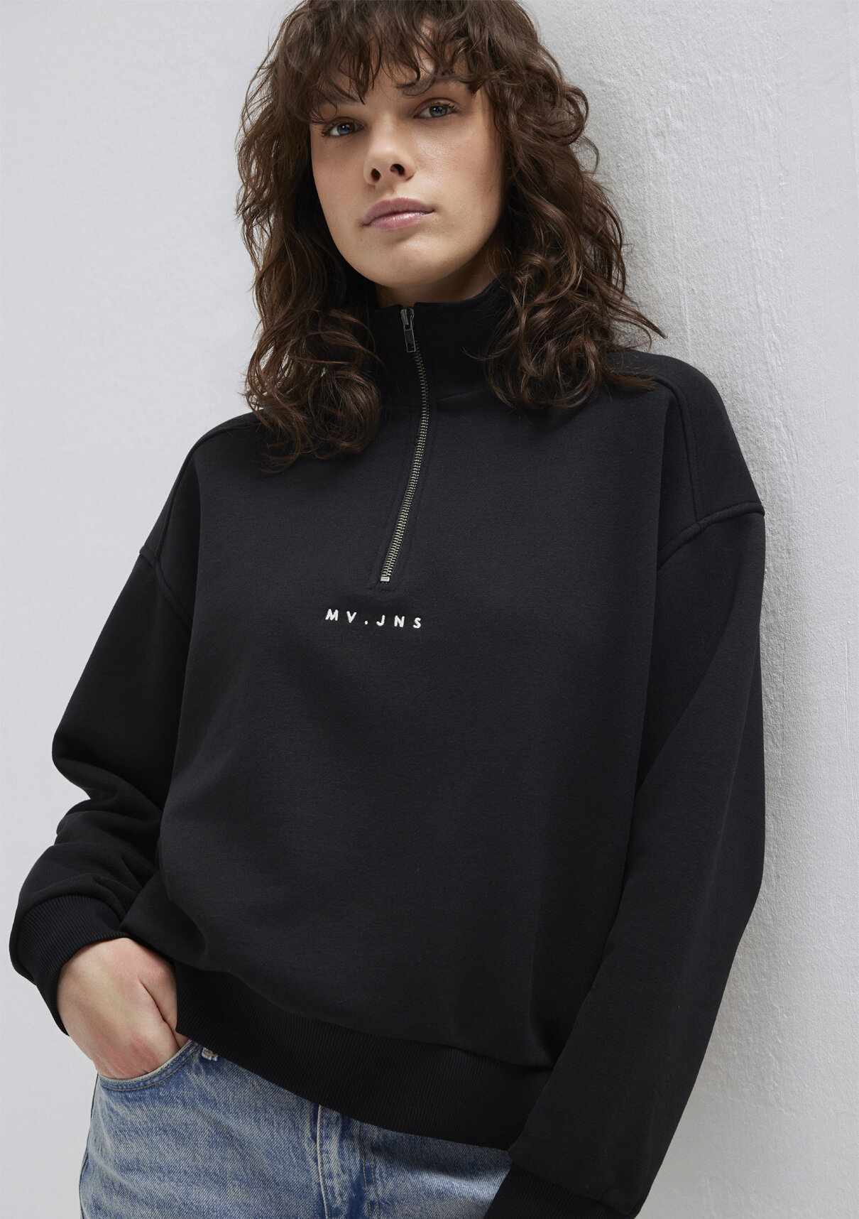 Mavi MVJNS Nakışlı Yarı Fermuarlı Siyah Sweatshirt
