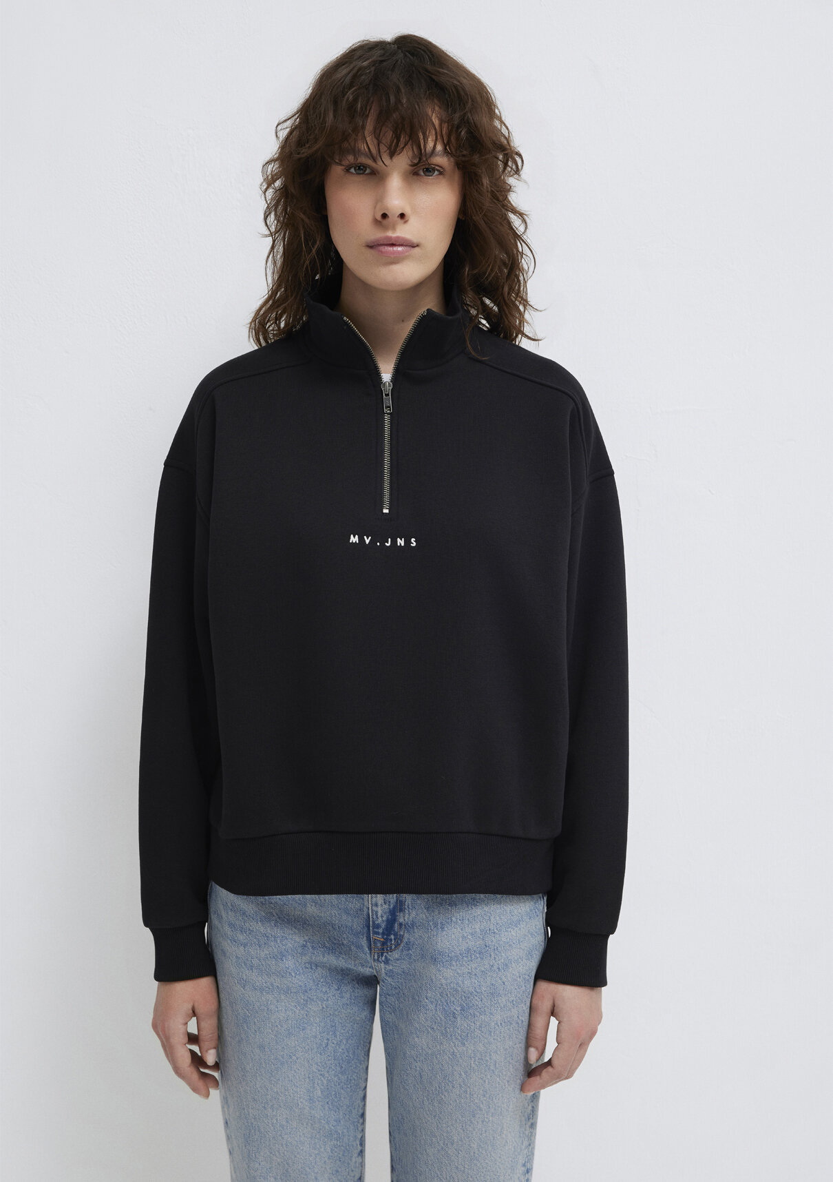 Mavi MVJNS Nakışlı Yarı Fermuarlı Siyah Sweatshirt görsel 4