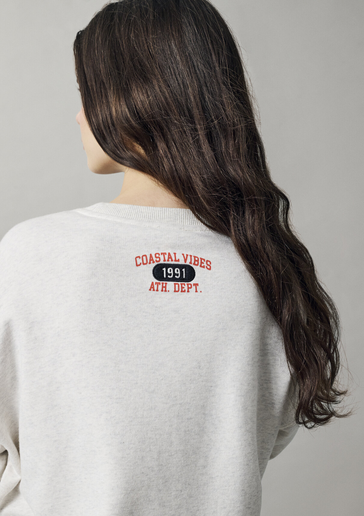 Mavi M Baskılı Bej Sweatshirt görsel 3