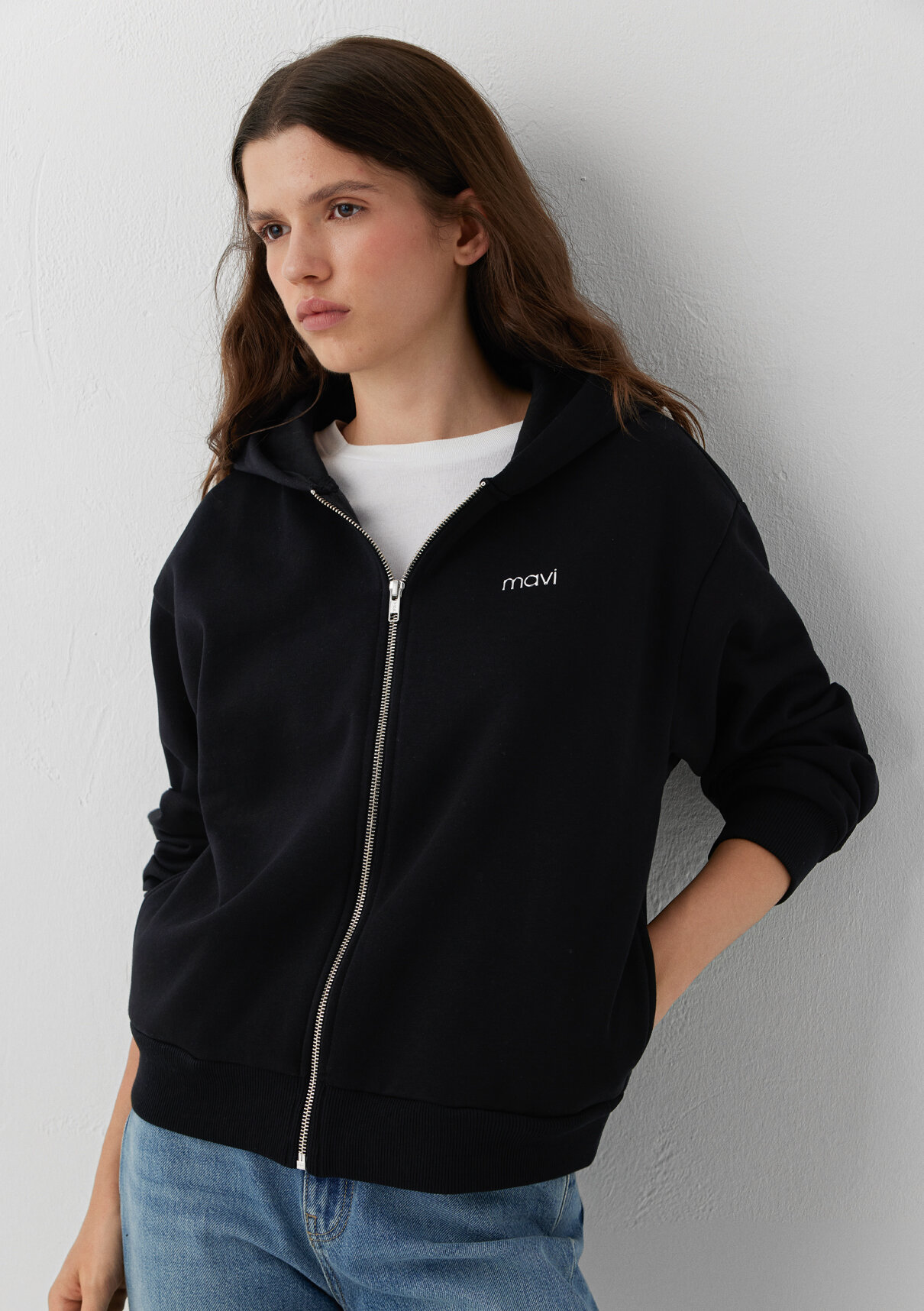 Mavi Logo Baskılı Siyah Sweatshirt görsel 2