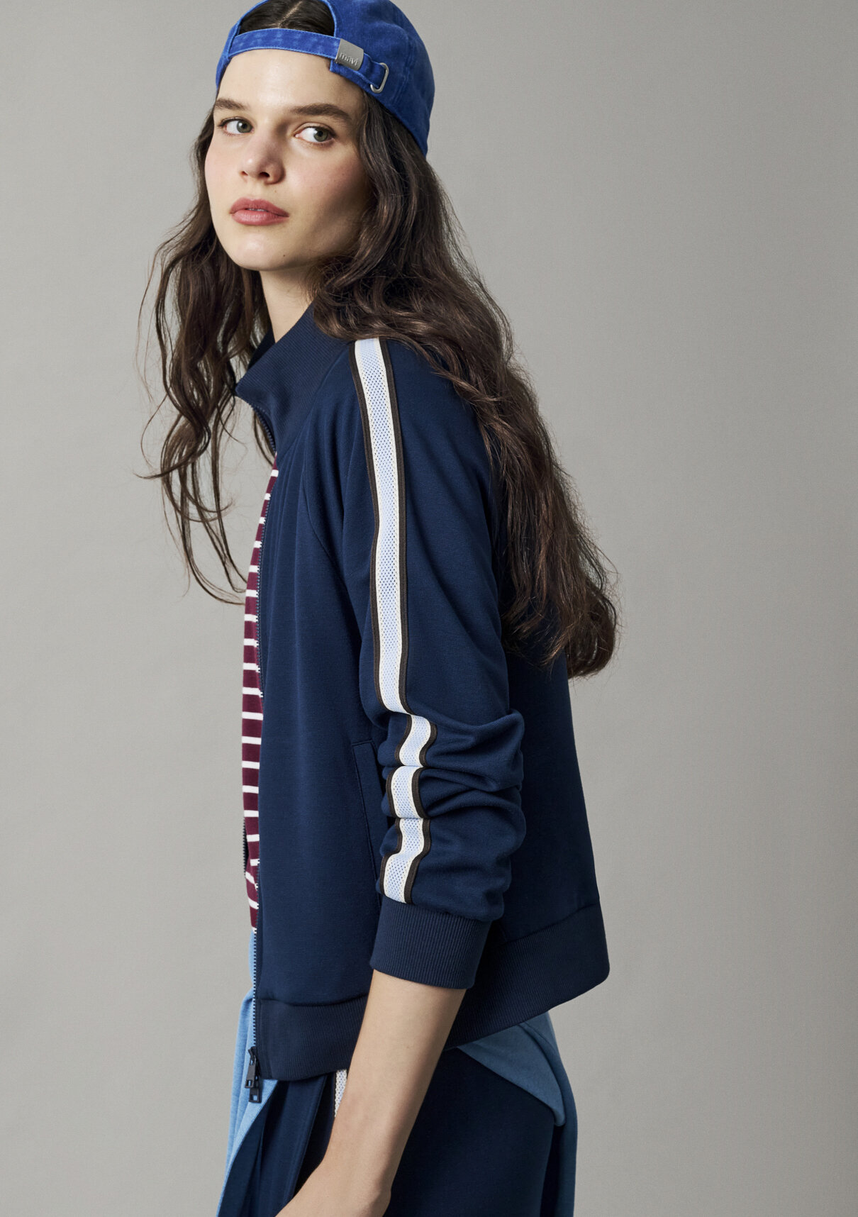 Mavi Şerit Detaylı Fermuarlı Lacivert Sweatshirt görsel 2