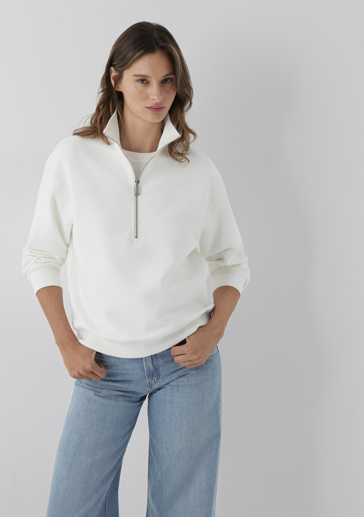 Mavi Yarı Fermuarlı Beyaz İnterlok Sweatshirt görsel 2