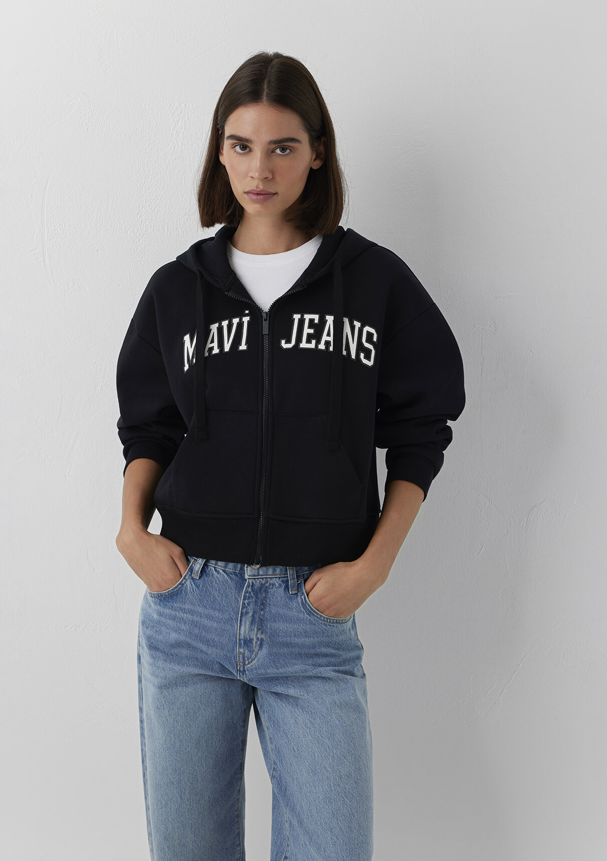 Mavi Kapüşonlu Siyah Sweatshirt görsel 3
