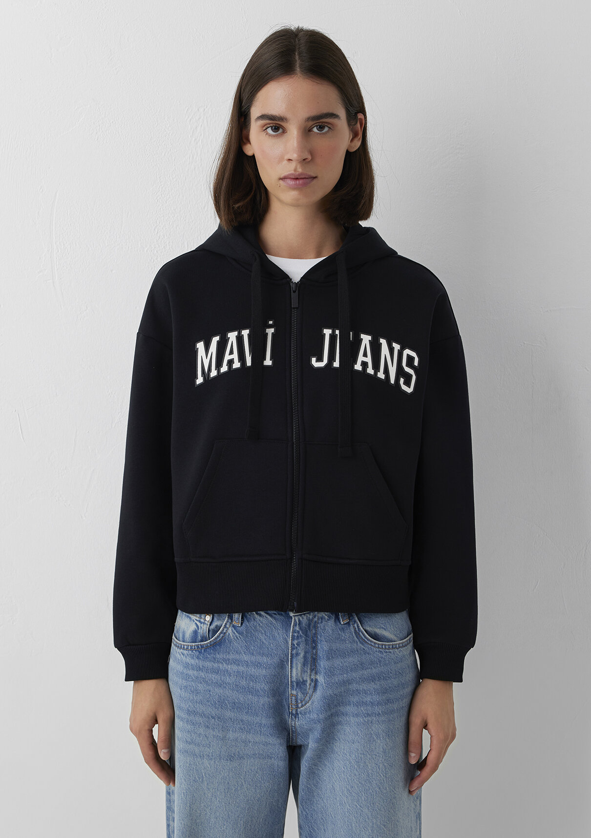 Mavi Kapüşonlu Siyah Sweatshirt görsel 4