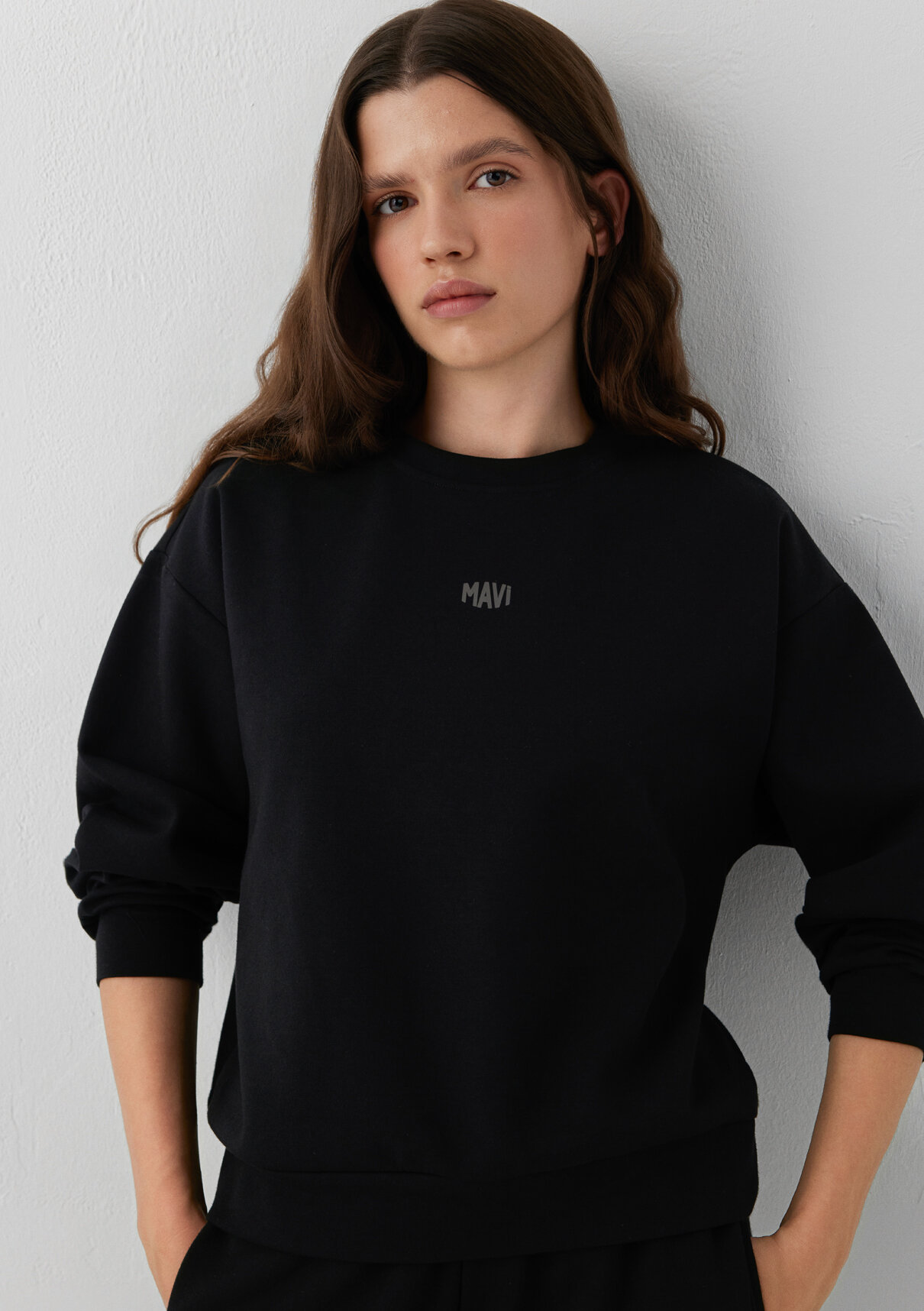 Mavi Logo Baskılı Siyah İnterlok Sweatshirt görsel 2