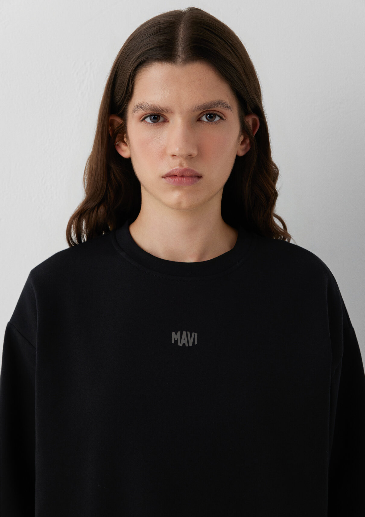 Mavi Logo Baskılı Siyah İnterlok Sweatshirt görsel 6
