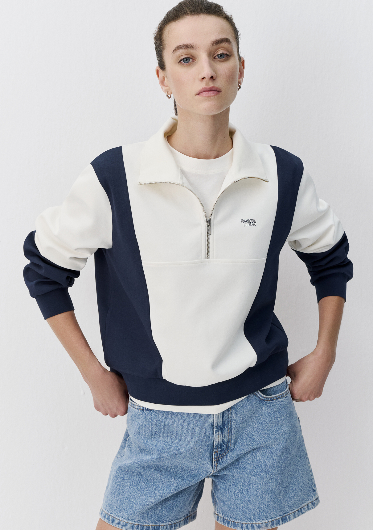 Mavi Zeynep Sönmez x Mavi Ekru Sweatshirt