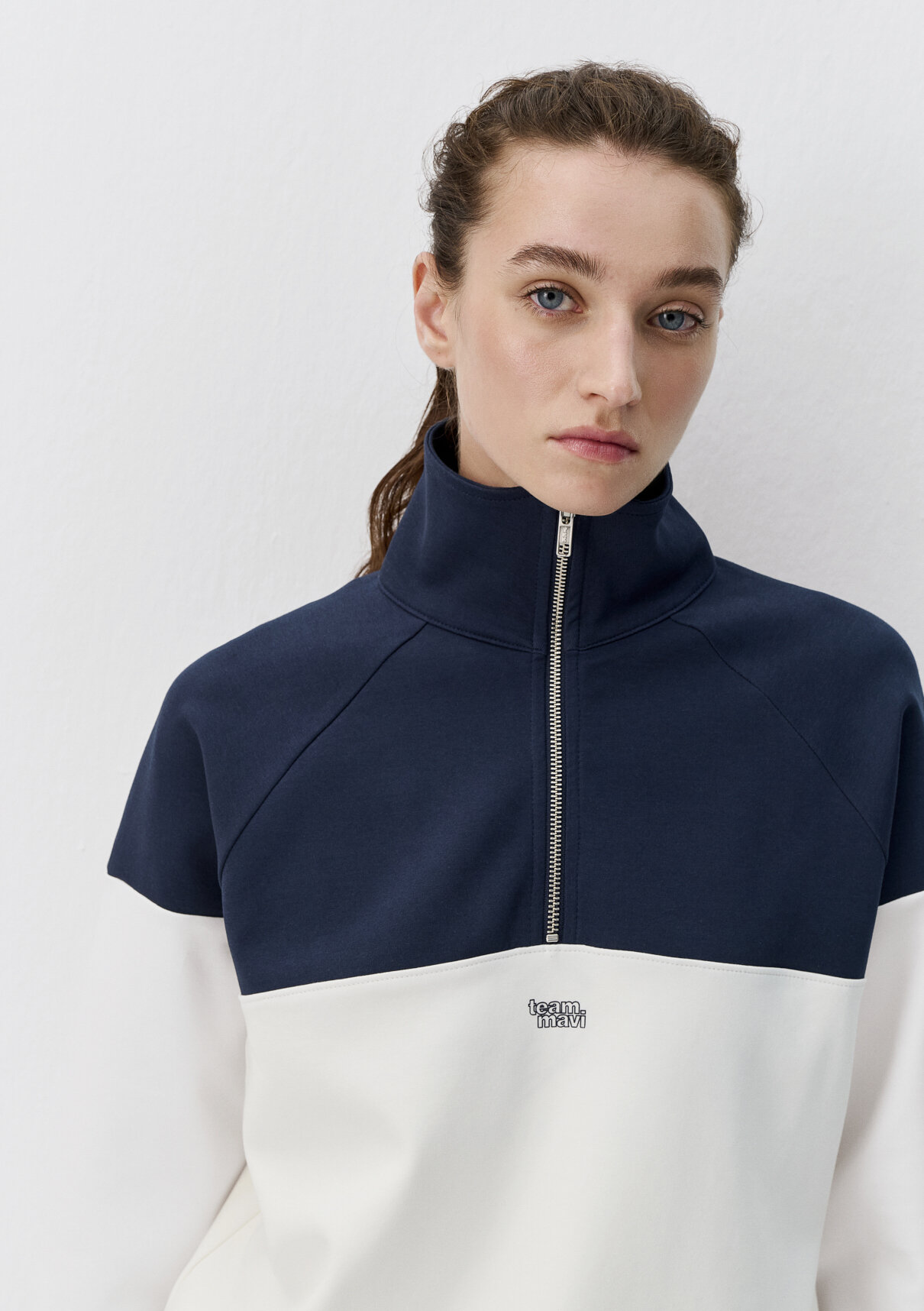 Mavi Zeynep Sönmez x Mavi Ekru Sweatshirt görsel 2