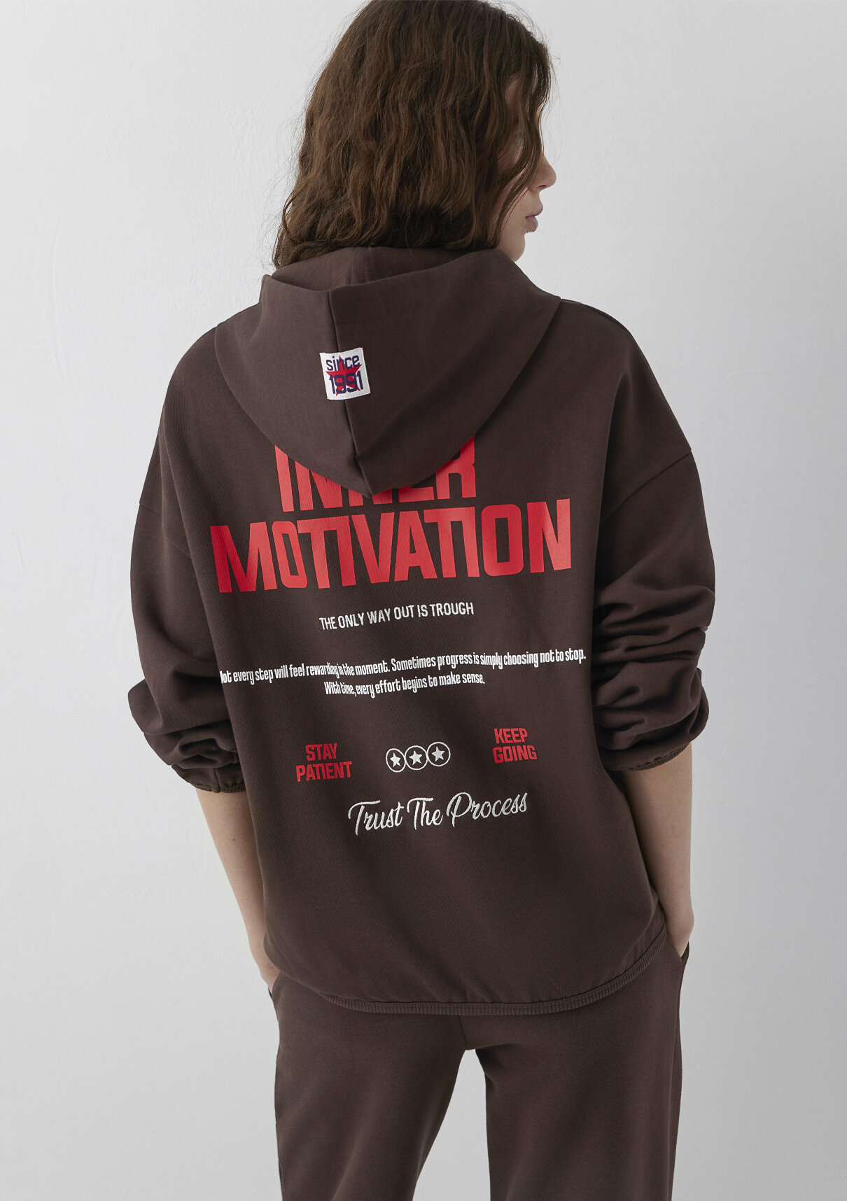 Mavi Kapüşonlu Kahverengi Sweatshirt