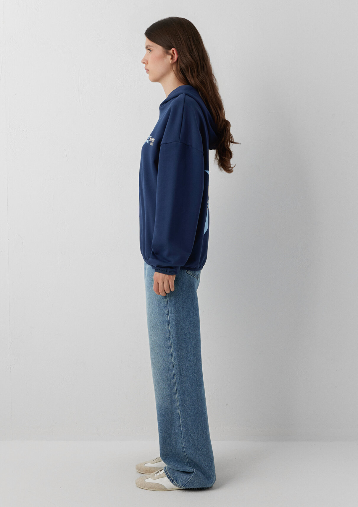 Mavi Kapüşonlu Lacivert Sweatshirt görsel 4