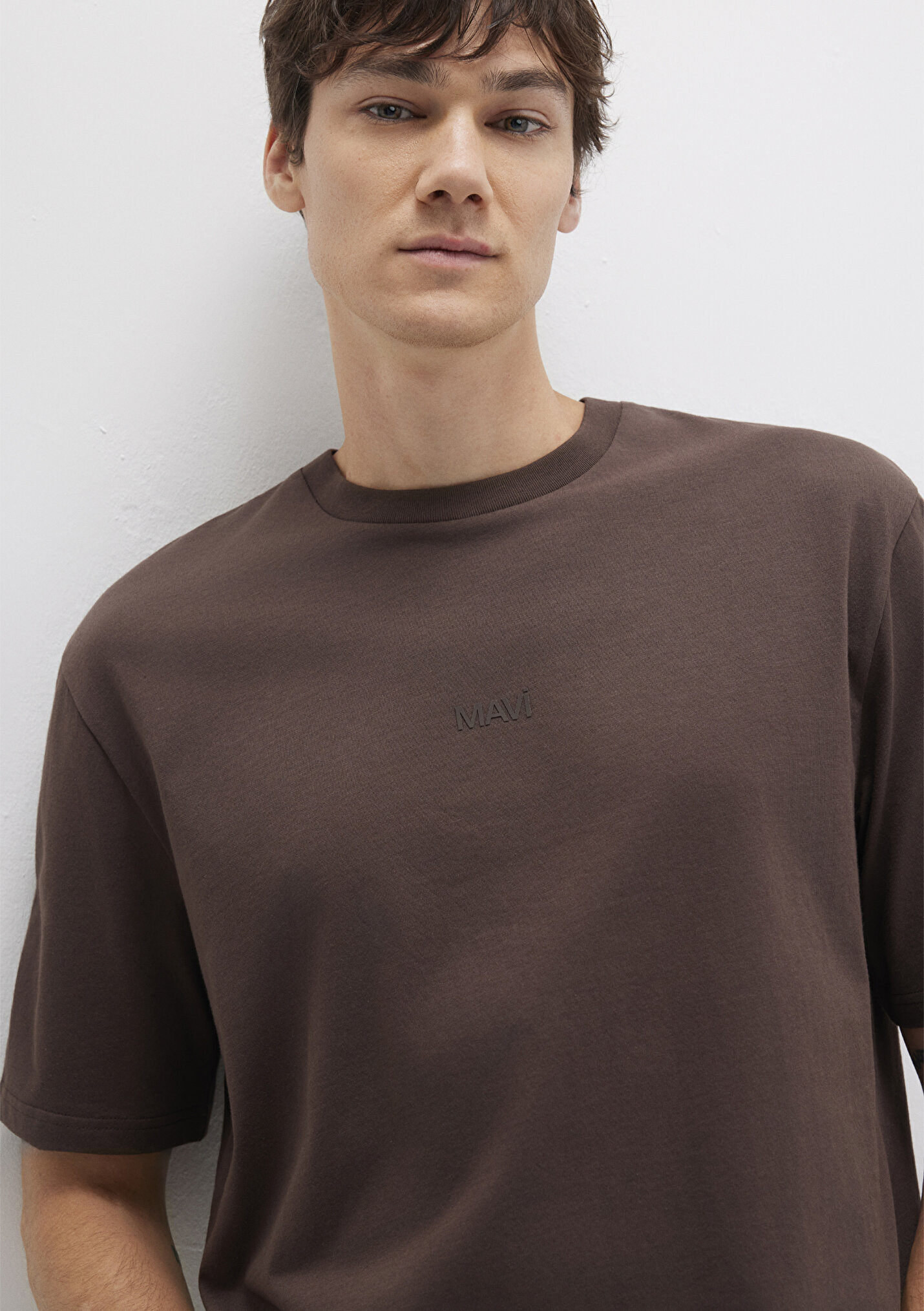 Erkek Mavi Logo Kahverengi Basic Tişört