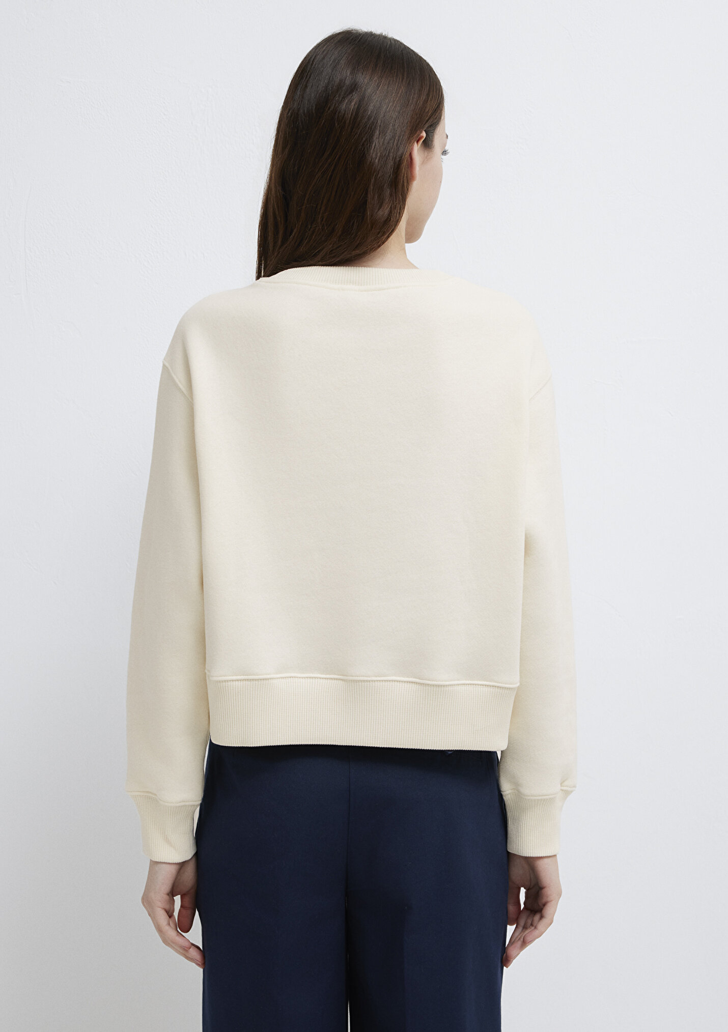 Kadın Bisiklet Yaka Ekru Sweatshirt