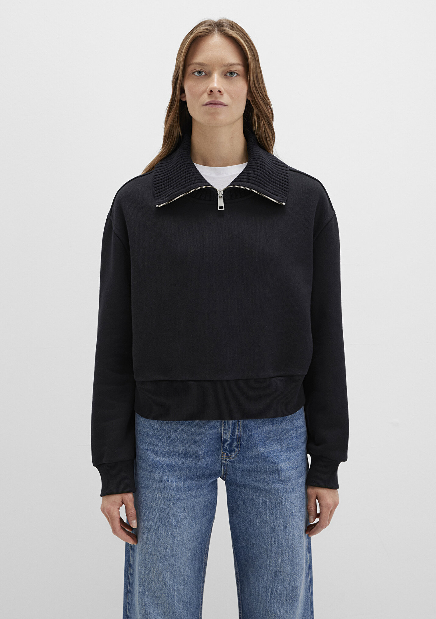 Outlet Kadın Yarı Fermuarlı Dik Yaka Siyah Sweatshirt